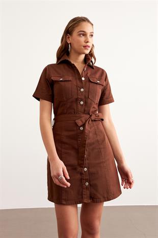 Beli Kuşaklı Düğmeli Gabardin Elbise KAHVE