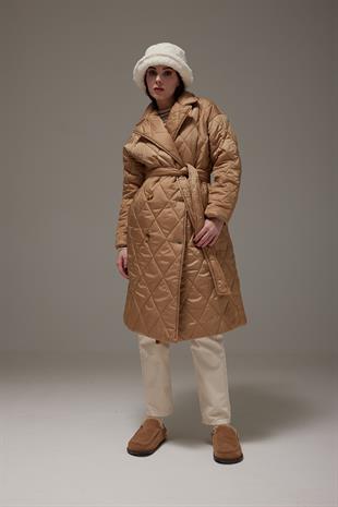 Ceket Yaka Beli Kuşaklı Kapitone Uzun Kadın Mont CAMEL