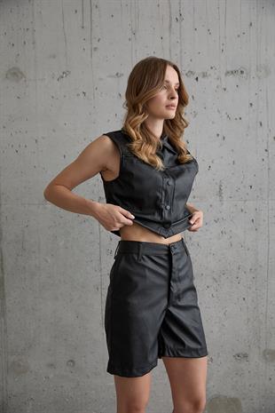 Kadın Düğme Detaylı Deri Kısa Şort SİYAH