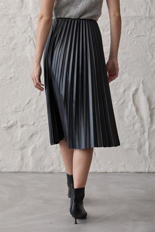 Kadın Pileli Uzun Deri Etek SİYAH