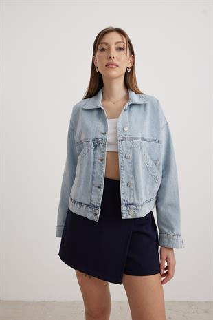 Mavi Geniş Cep Detaylı Kadın Kot Ceket KAR YIKAMA