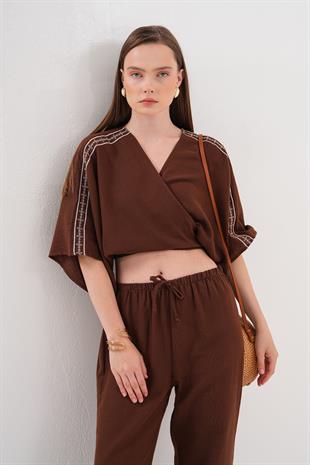Omuz Nakış Detaylı  Beli Bağlamalı Gömlek KAHVE