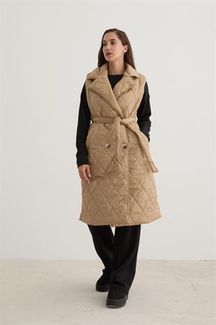 Önü Düğmeli Beli Kuşak Detaylı Kapitone Yelek CAMEL