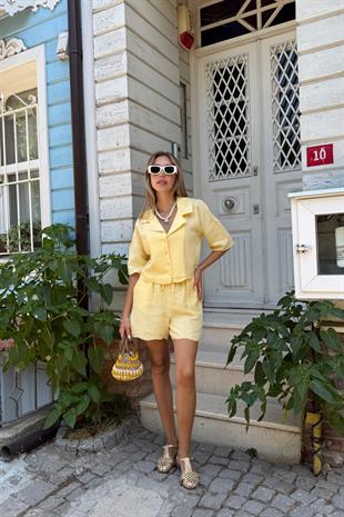 Paça Nakış Detaylı Beli Lastikli Kısa Şort SARI