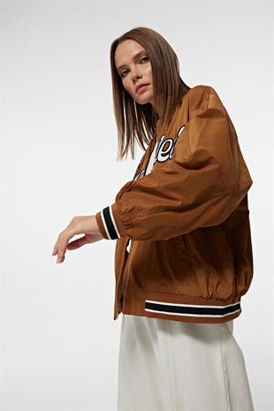 Polyester Kumaş Ribana Yaka Önü Nakışlı Kadın Bomber Ceket TABA