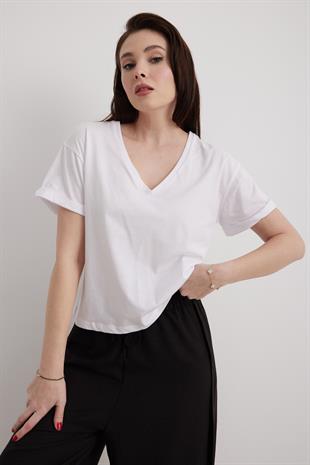 V Yaka Kol Katlamalı Kadın Tshirt BEYAZ