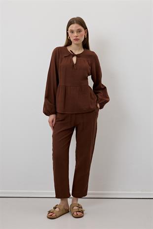 Yakası Bağcıklı Müslin Bluz KAHVE