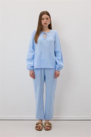 Yakası Bağcıklı Müslin Bluz MAVİ