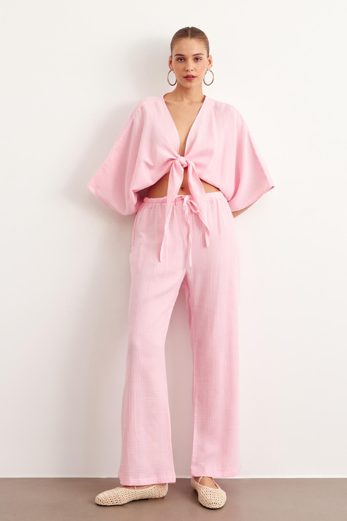 P28-3483-32MarkasızPANTOLONBeli Lastikli Müslin Pantolon PEMBE