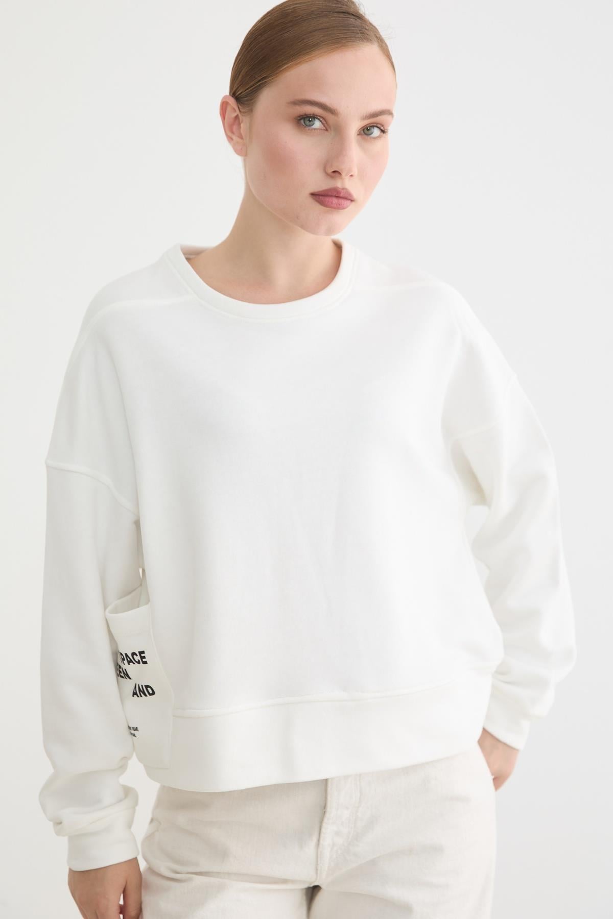 S28-2232-241MarkasızSWEATSHIRTCep Detaylı Kadın Sweatshirt EKRU