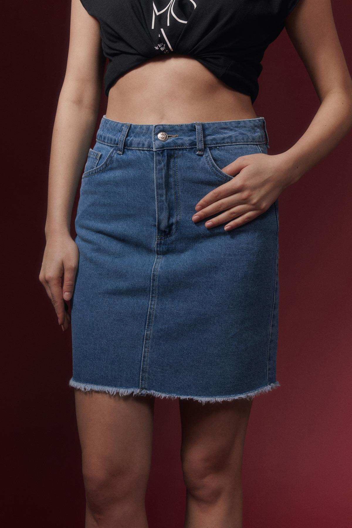 E27-6161-39LevureŞORTWomen's Frayed Edge Denim Skirt BLUE