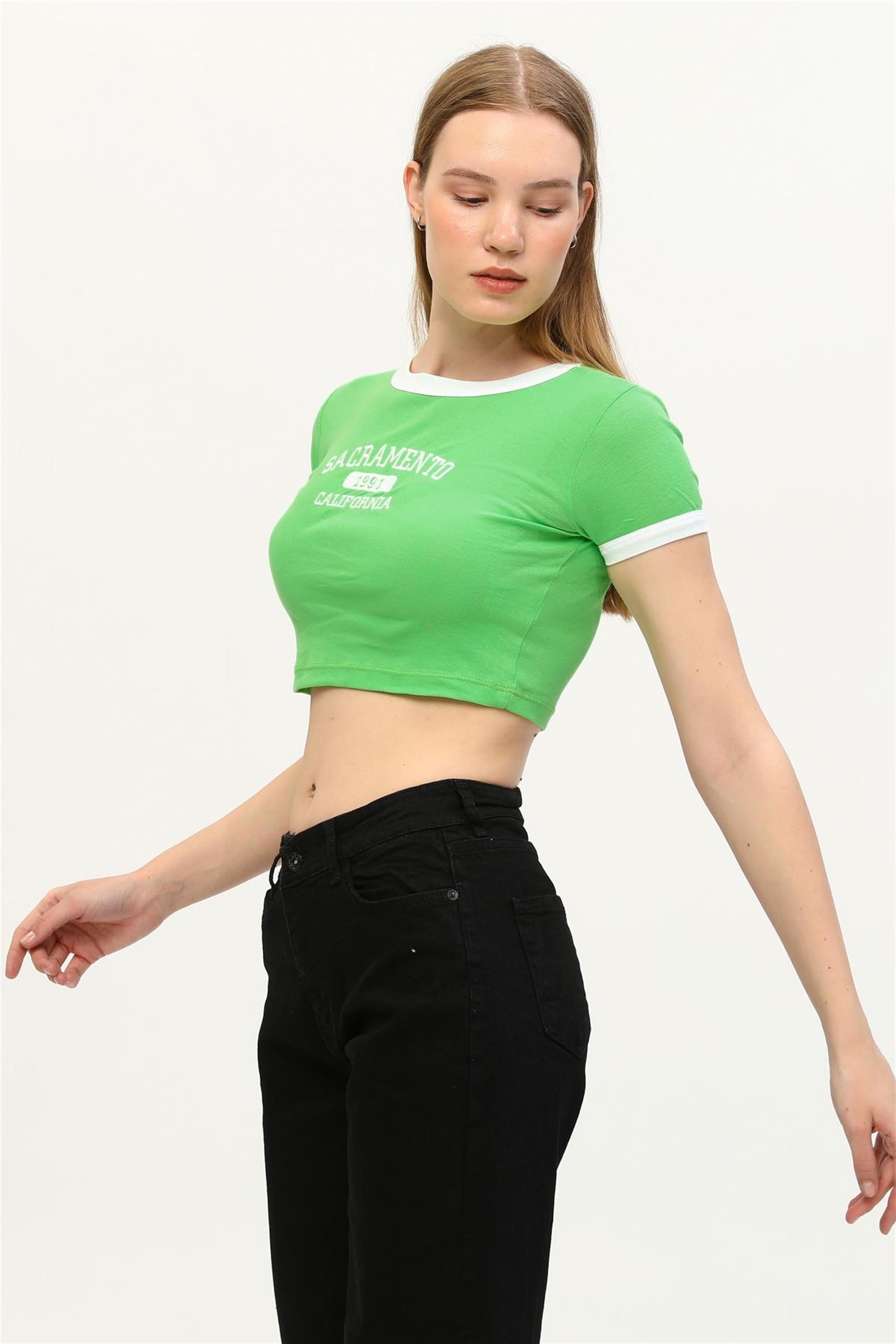 Kadın California Baskılı Biye Detaylı Crop T-Shirt