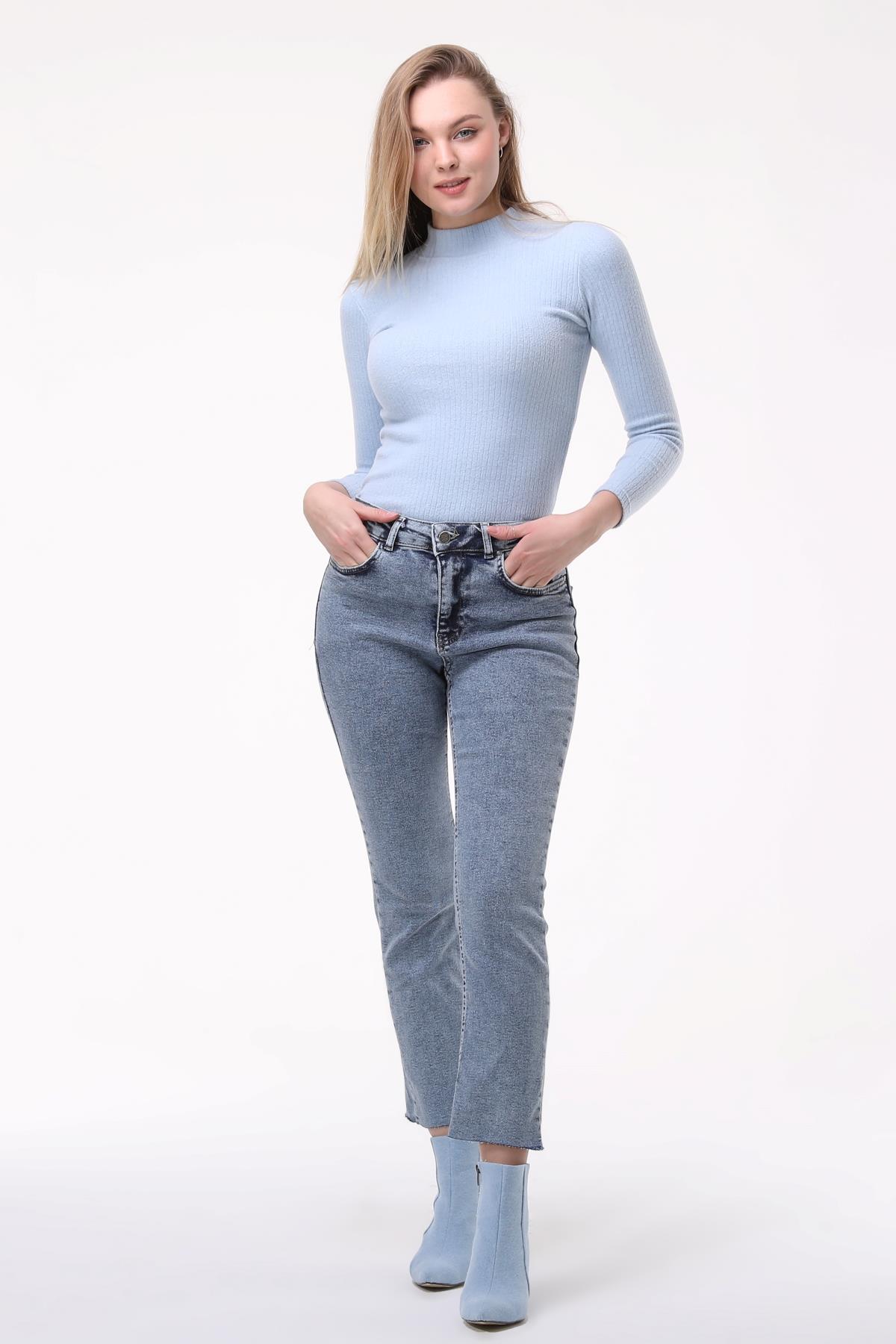 Kadın Kesik Paça Pantolon