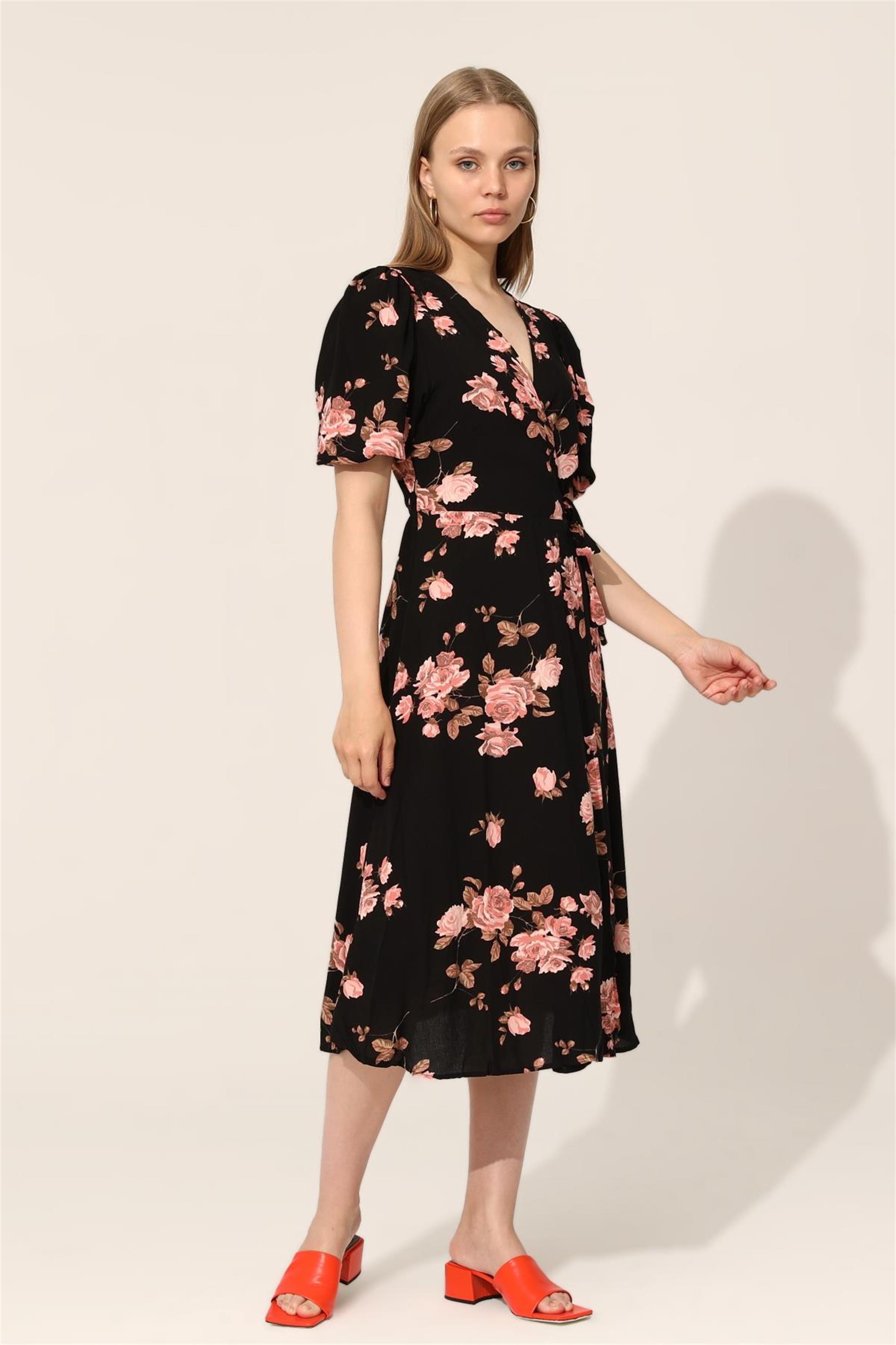 Kuşaklı Bel Bağlamalı Elbise