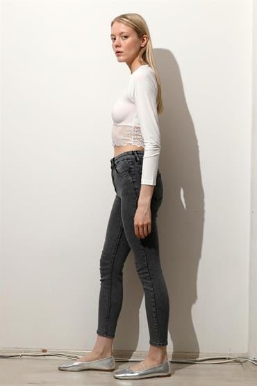 Kadın Yüksek Bel Dar Paça Slim Fit Denim Jean Pantolon