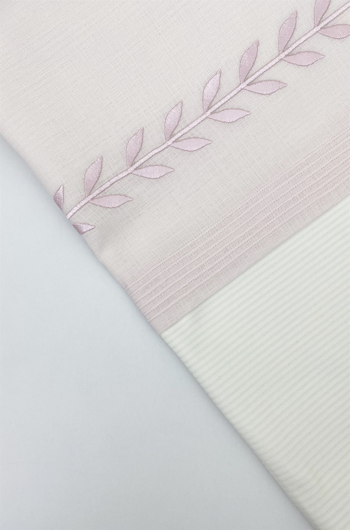Luxury Keten Toz Pembe Nakışlı Pike