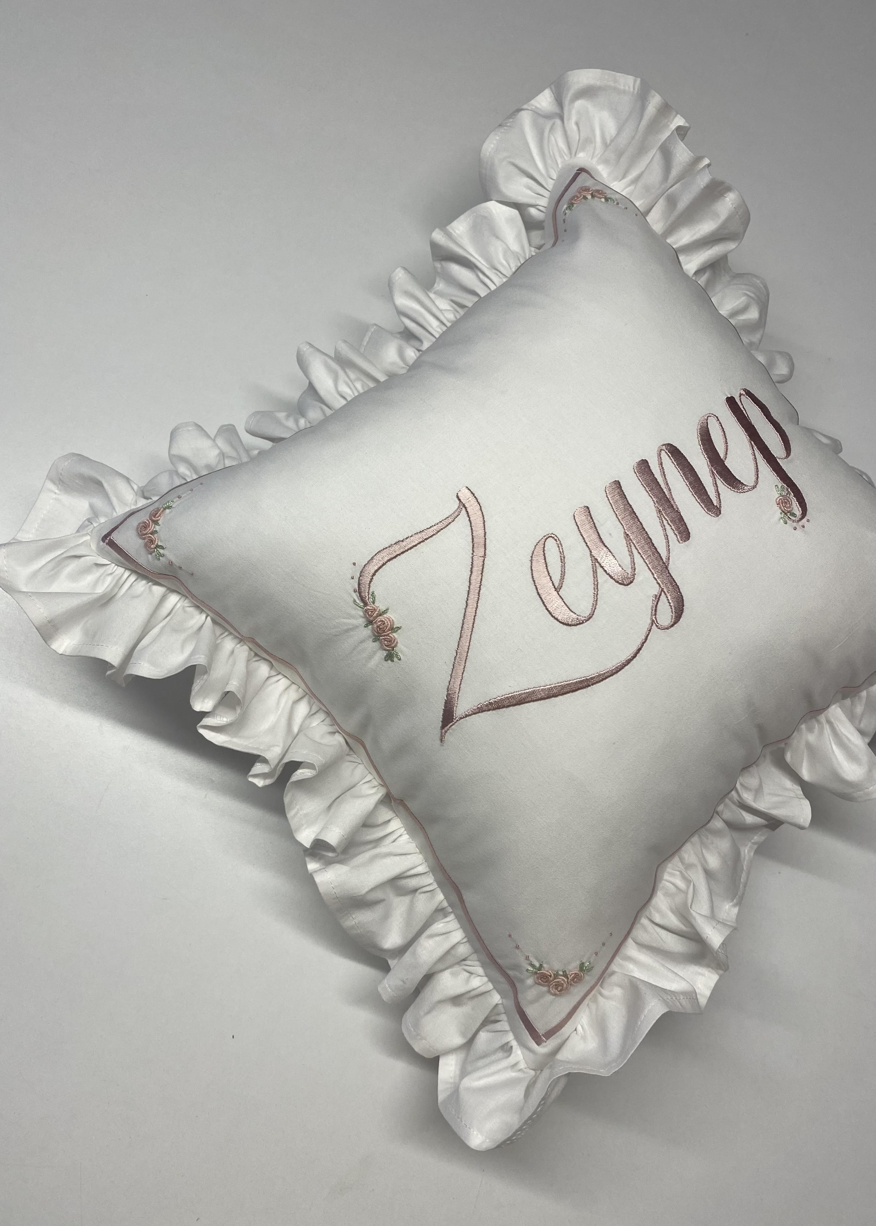 Zeynep Model Kare Yastık