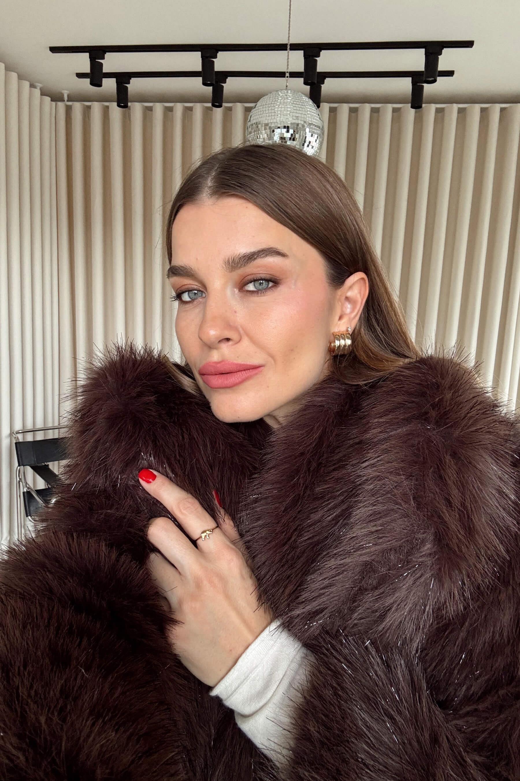 Acı Kahve Sim Tüy Detaylı Oversize Kürk