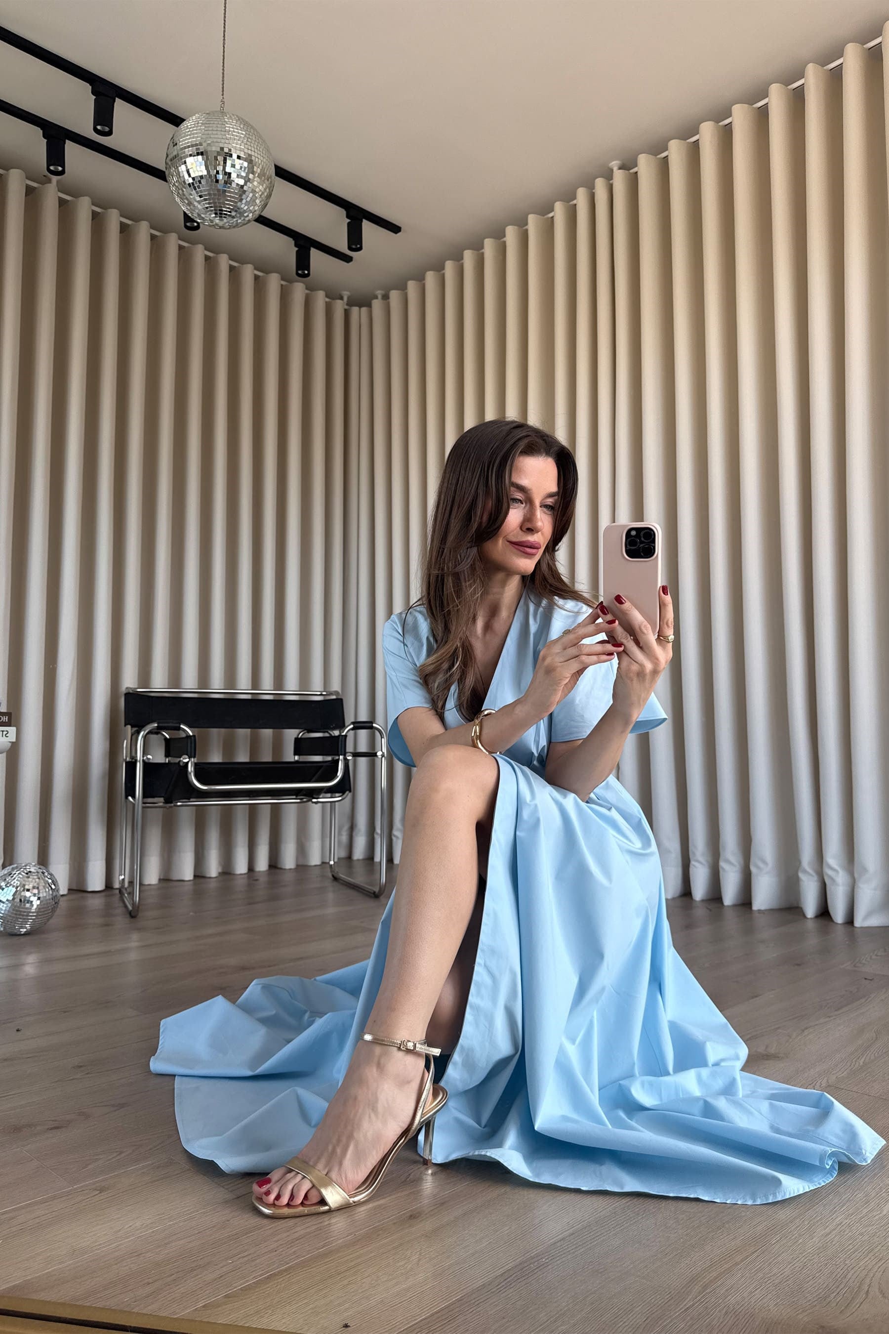 Bebe Mavisi Beli Bağcık Detaylı Pileli Maxi Boy Düğmeli Elbise