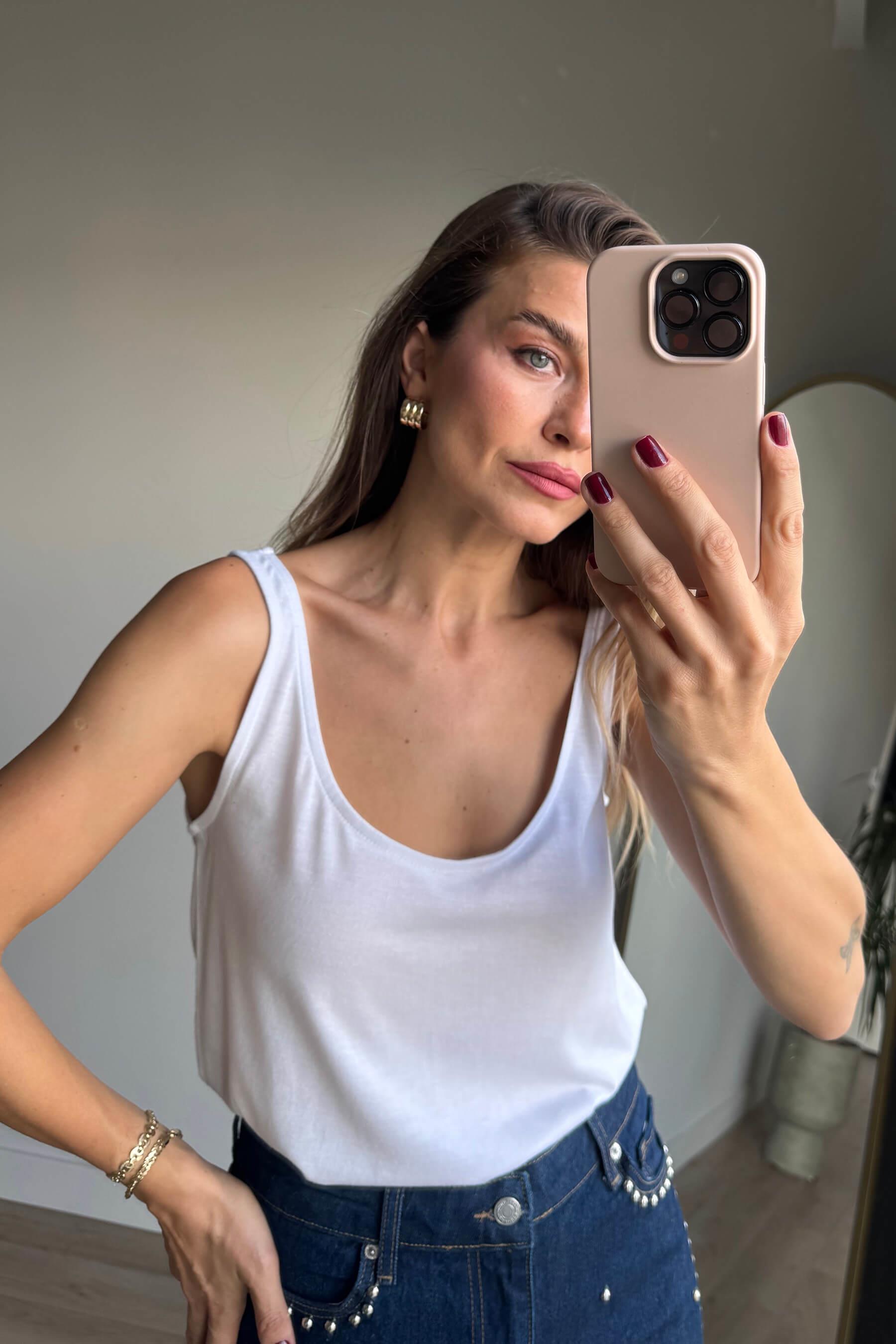 Beyaz Kalın Askılı Salaş Bluz