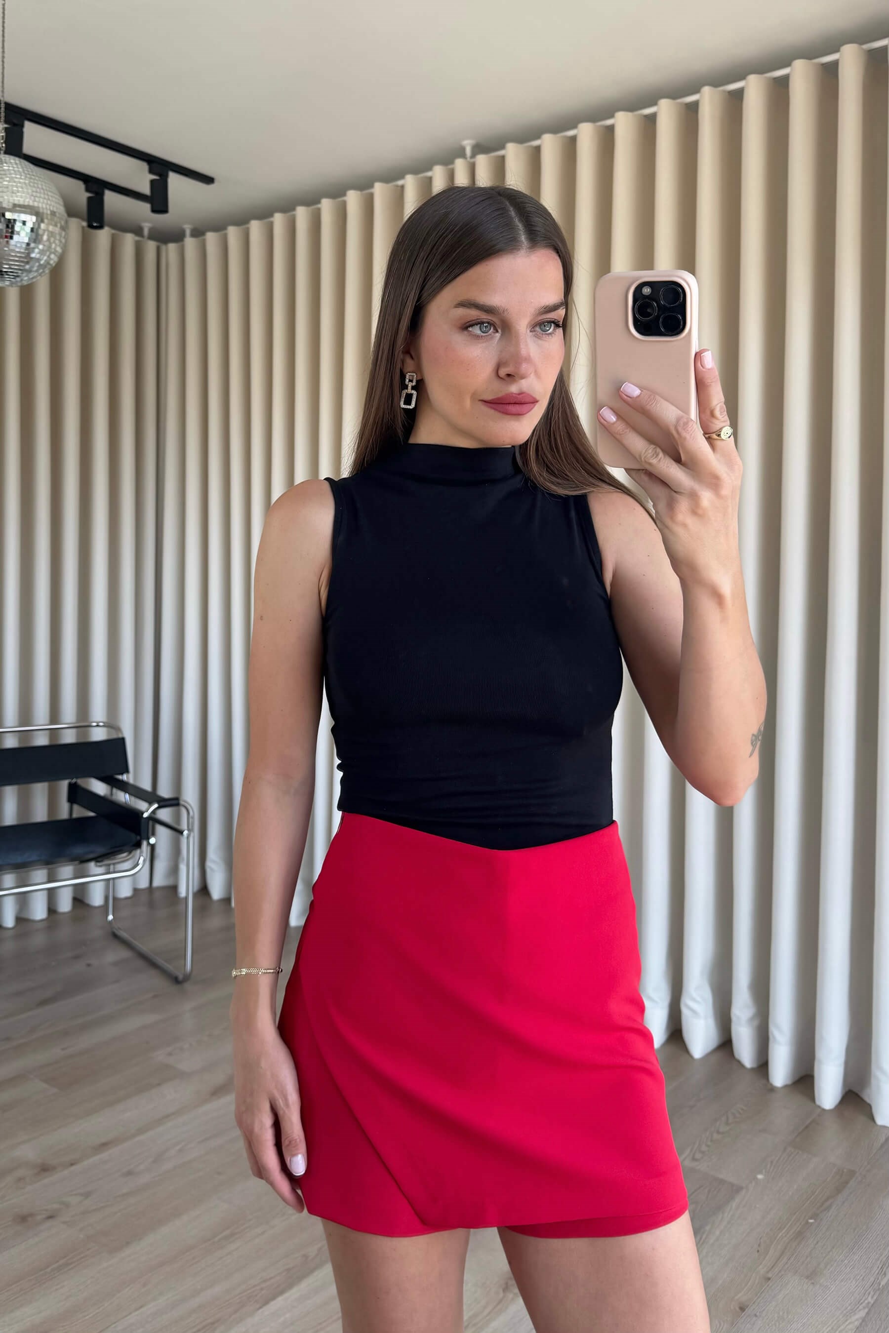 Kırmızı Asimetrik Model Şort Etek