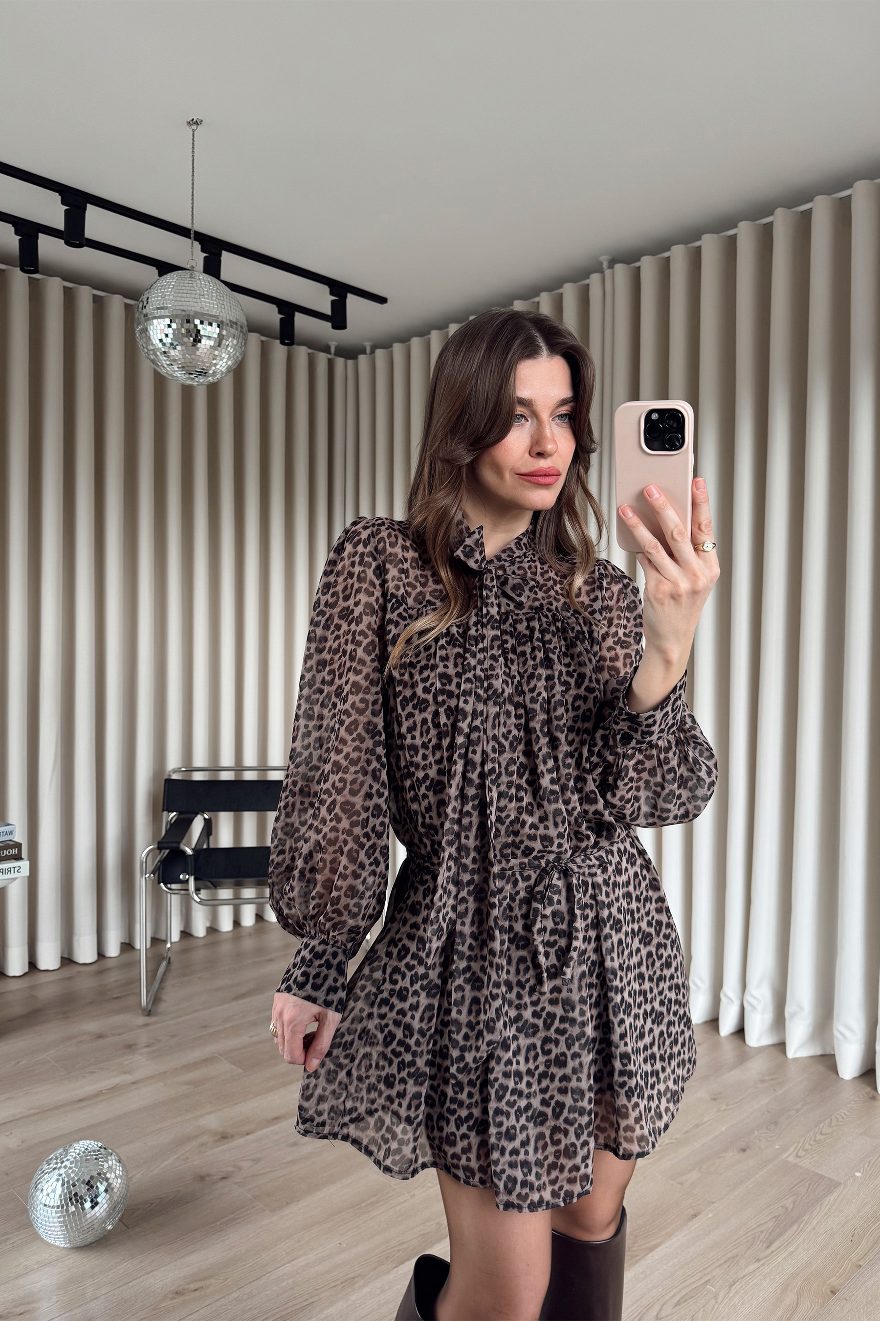 Leopar Puantiyeli Astarlı Kısa Şifon Elbise