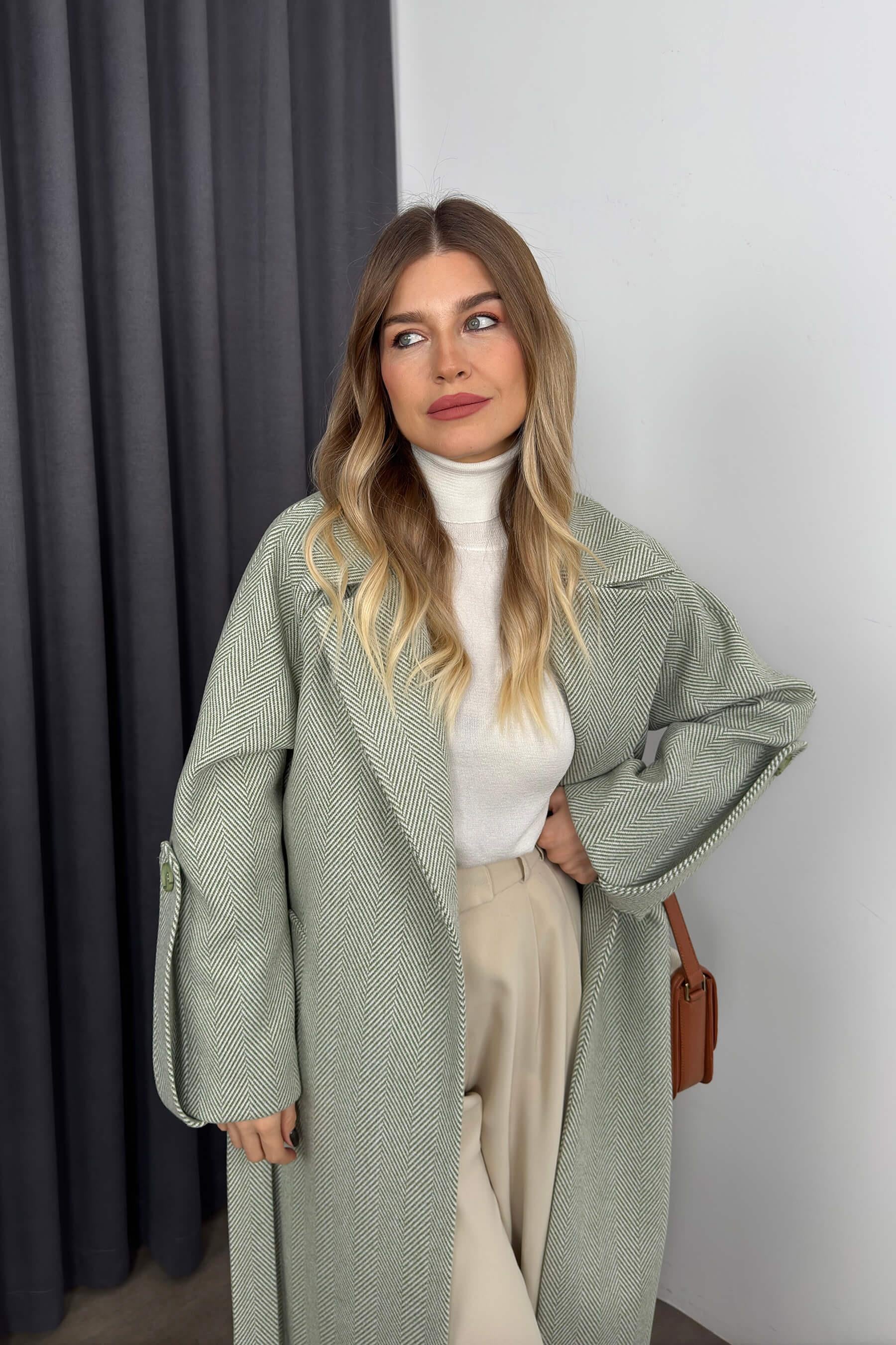 Mint Beyaz Balıksırtı Model Kuşaklı Astarlı Oversize Yün Kaban