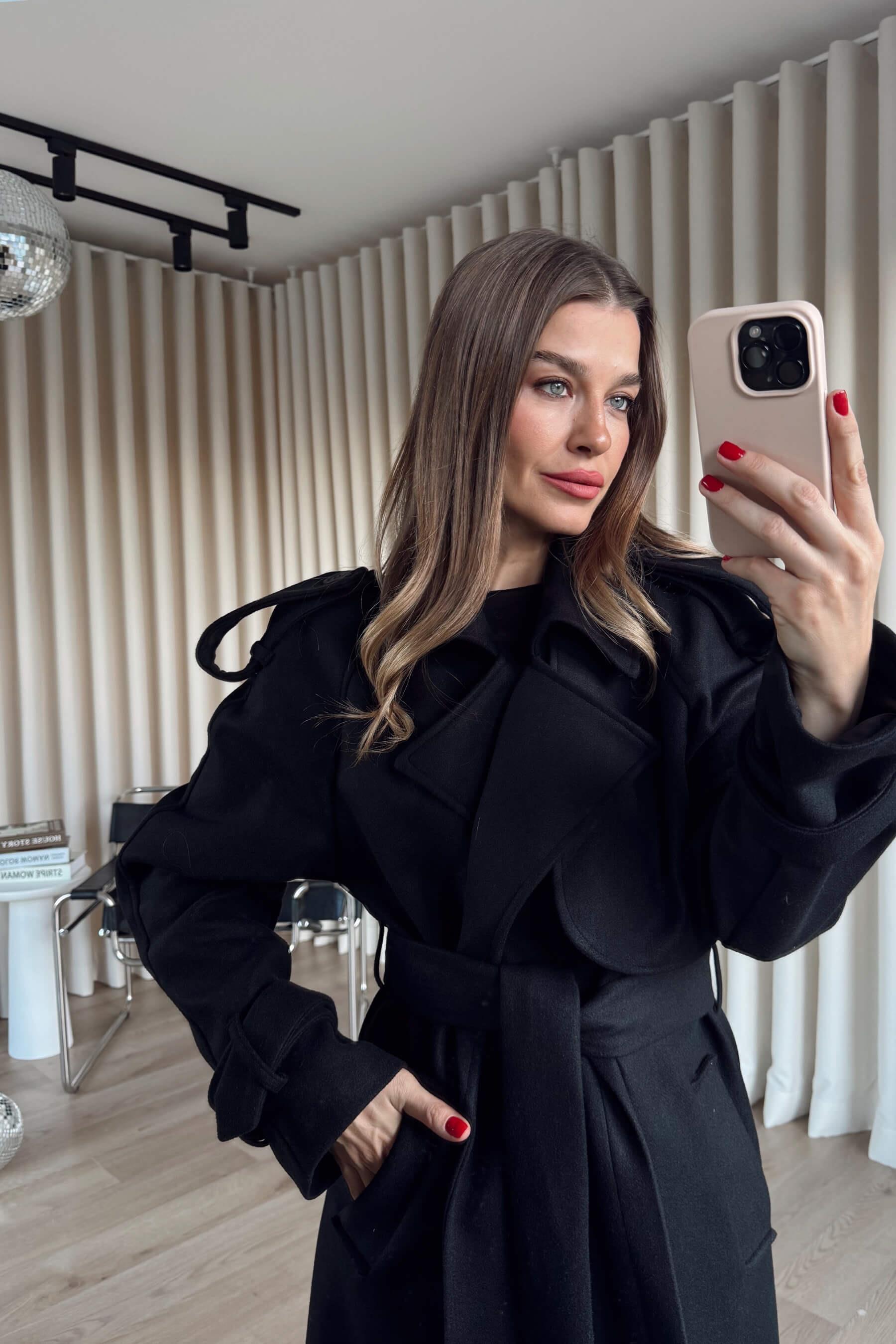 Siyah Kruvaze Astarlı Apolet Detaylı Kemerli Yün Kaban