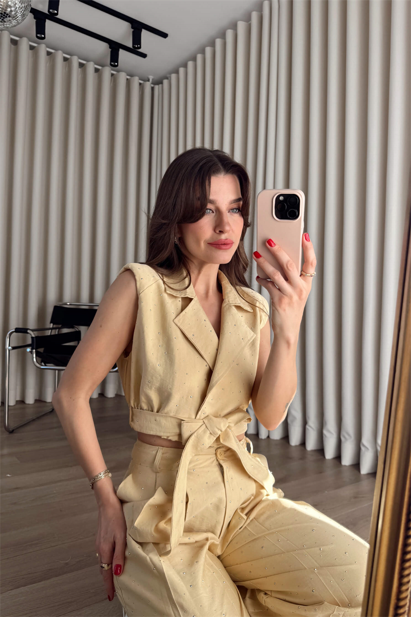 Butter Yellow Taşlı Yüksek Bel Kemerli Yelek Pantolon Takım