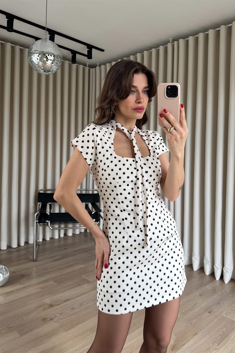 Ekru Puantiyeli Yakası Bağlamalı Astarlı Mini Elbise