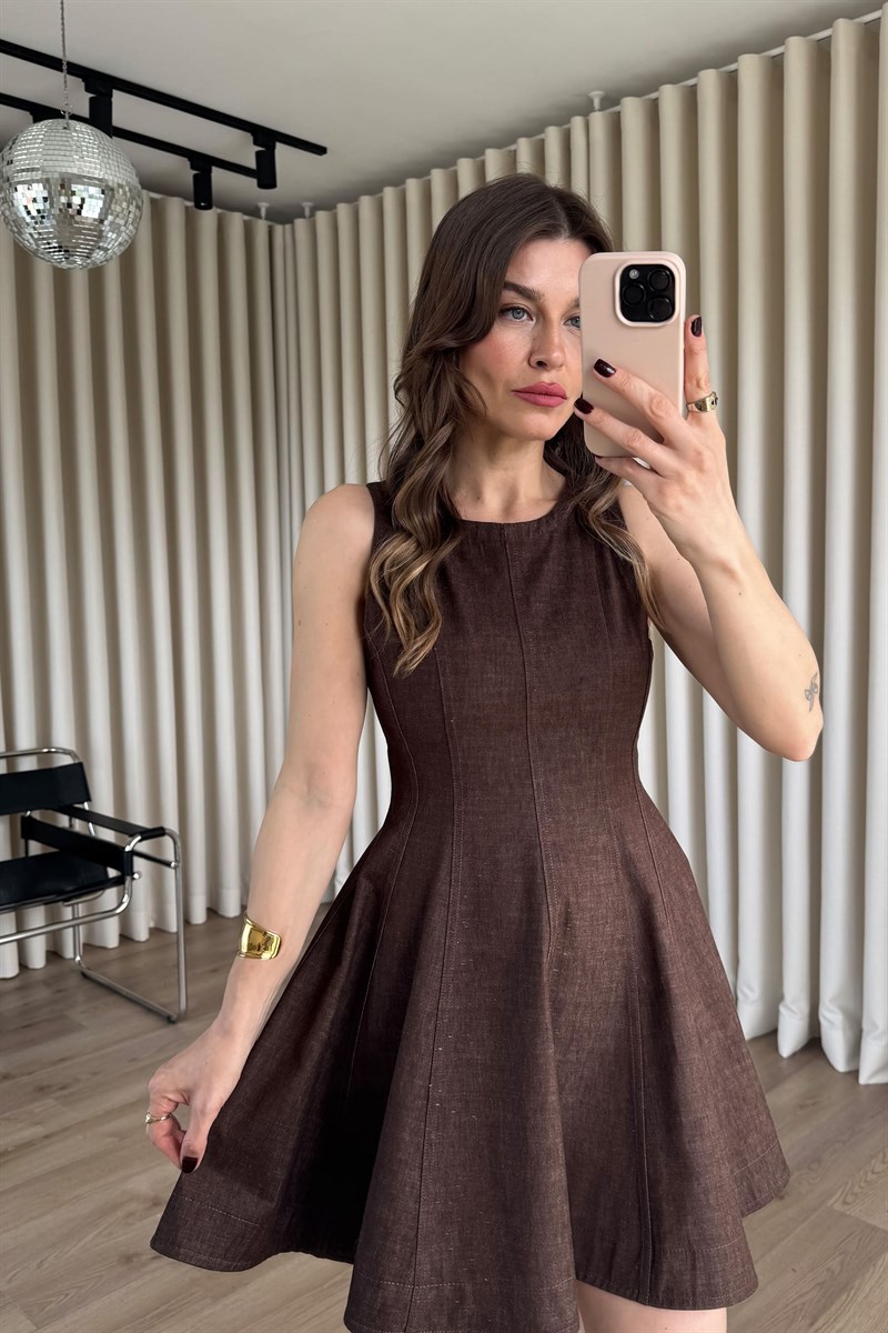Kahverengi Kolsuz Kloş Kesim Denim Mini Elbise