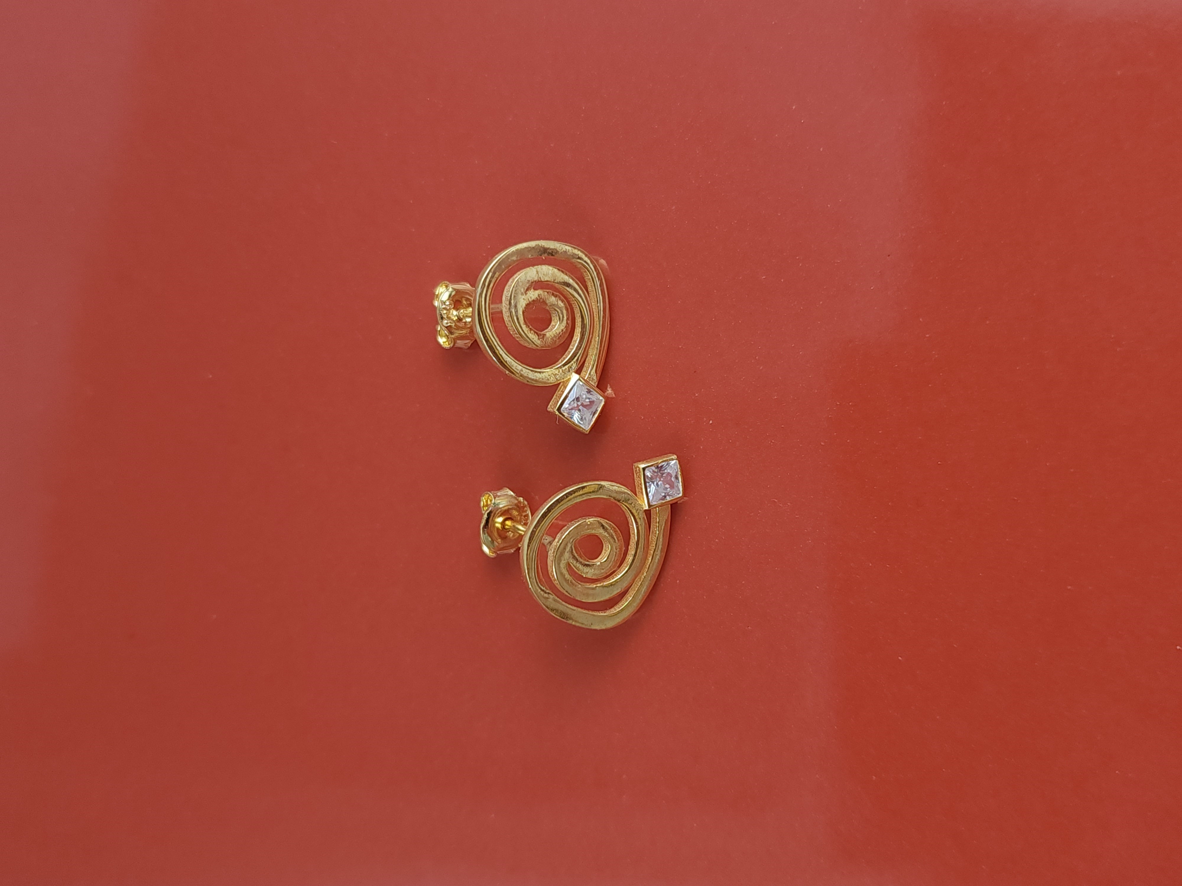 Doğaltaş Spiral Küpe