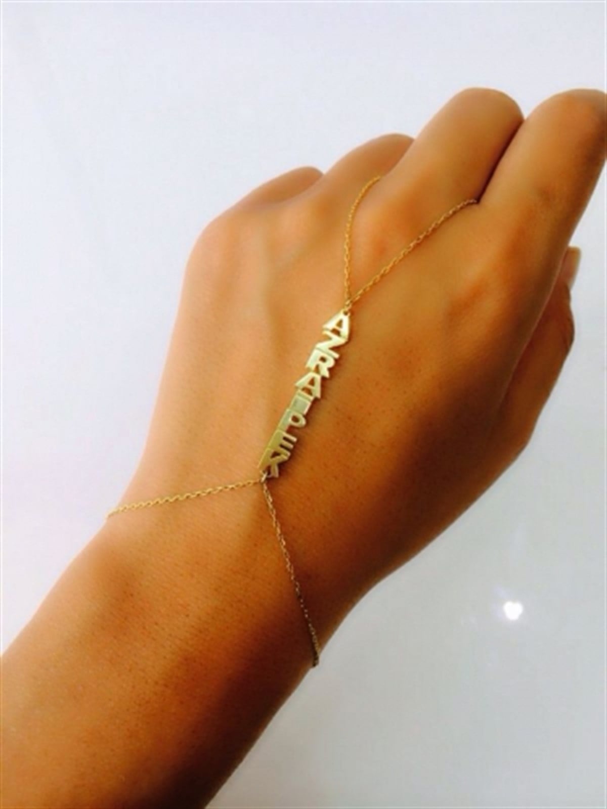 İki İsim Şahmeran