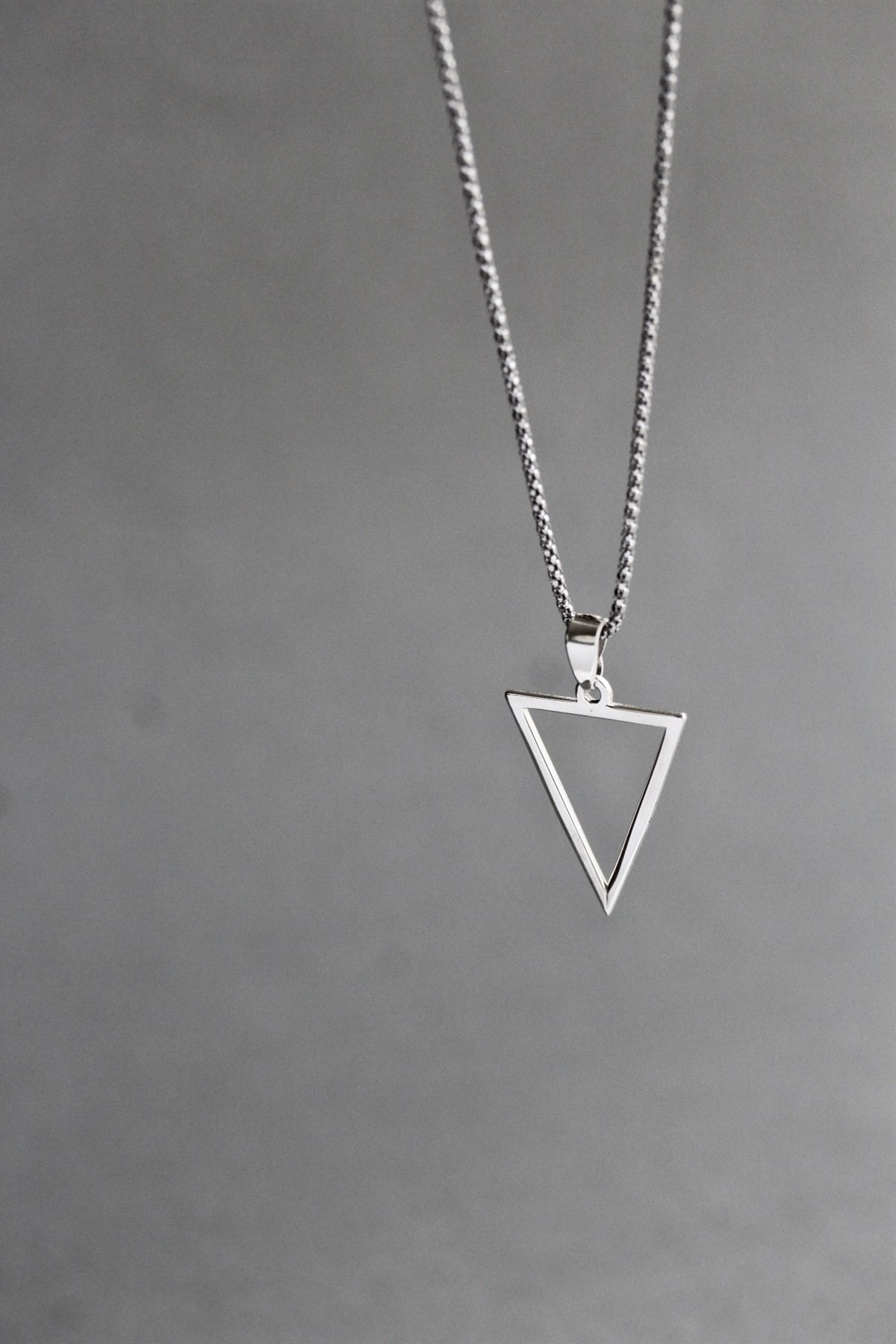 Üçgen Kolye