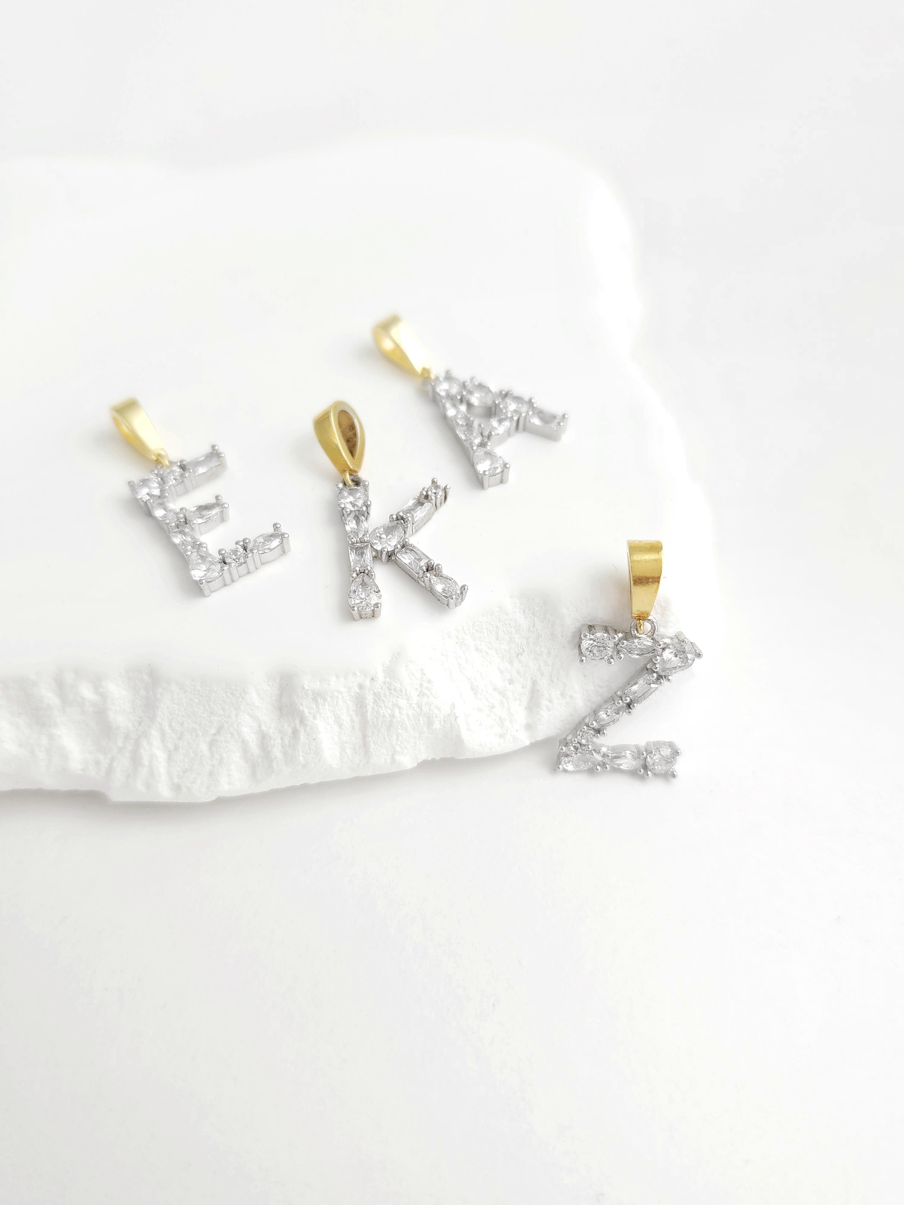 Baget Taş Harf Kolye ( Tek Uç )