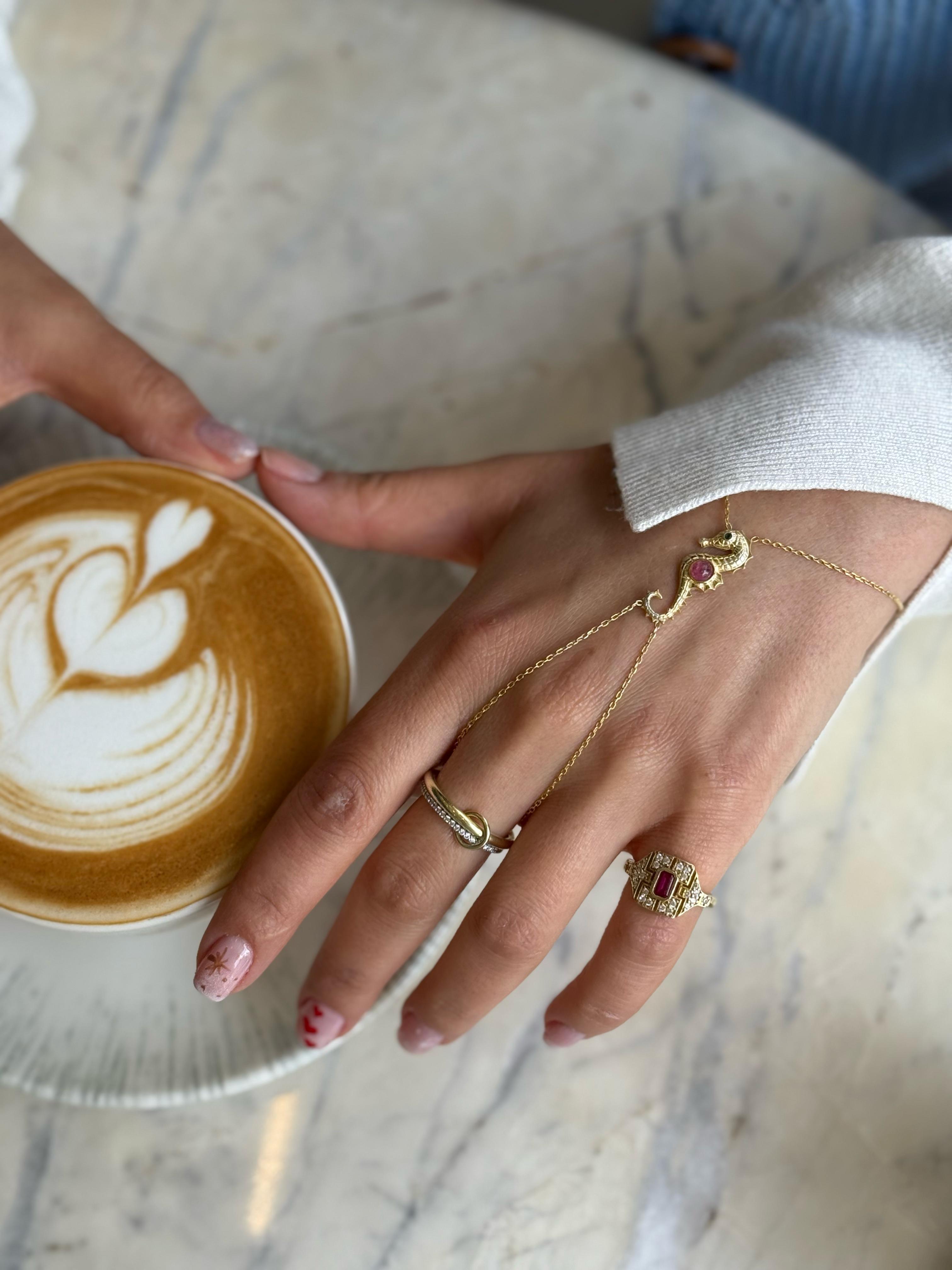 Deniz Atı 2 Doğal Taş Şahmeran