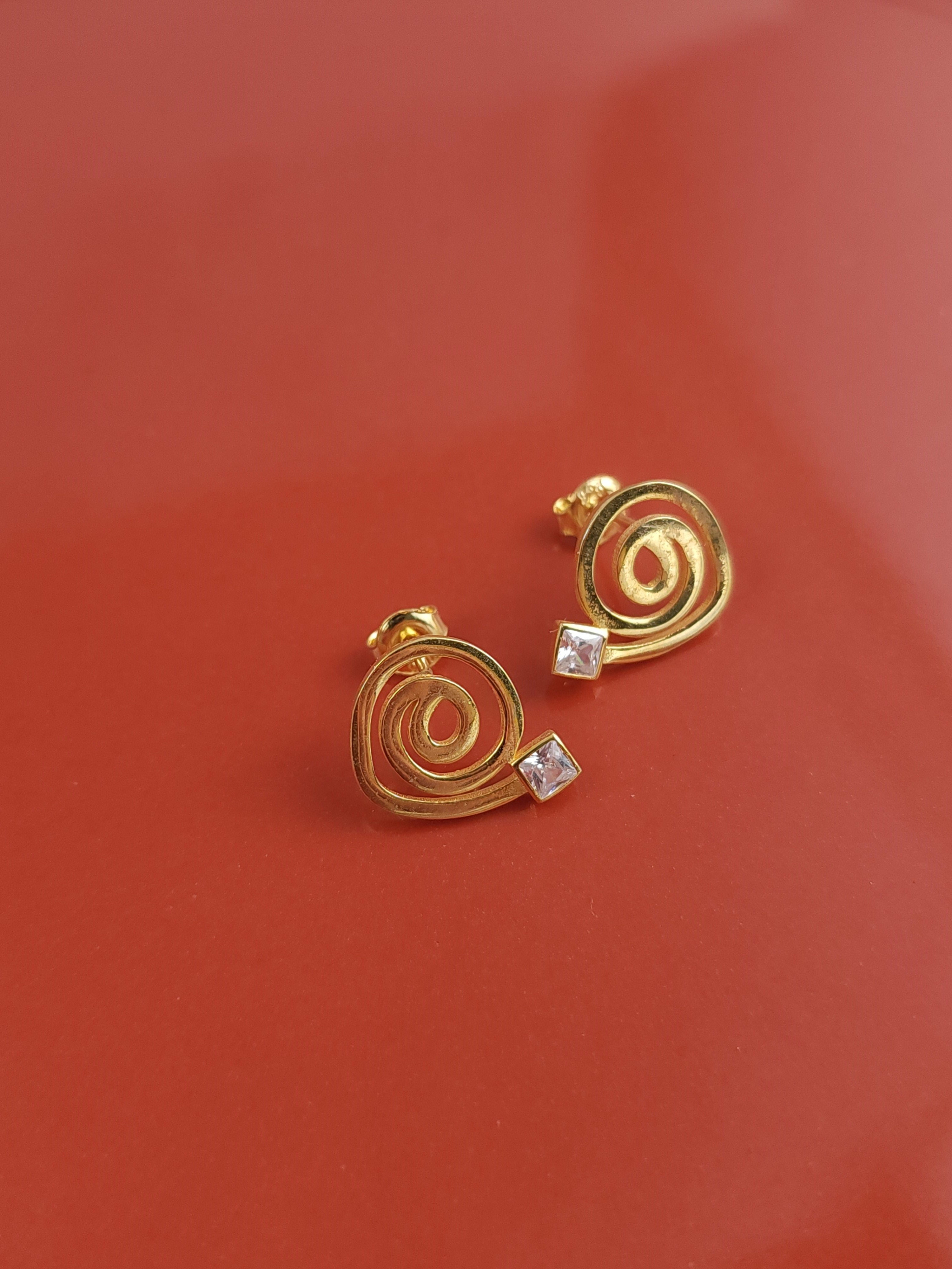 Doğaltaş Spiral Küpe