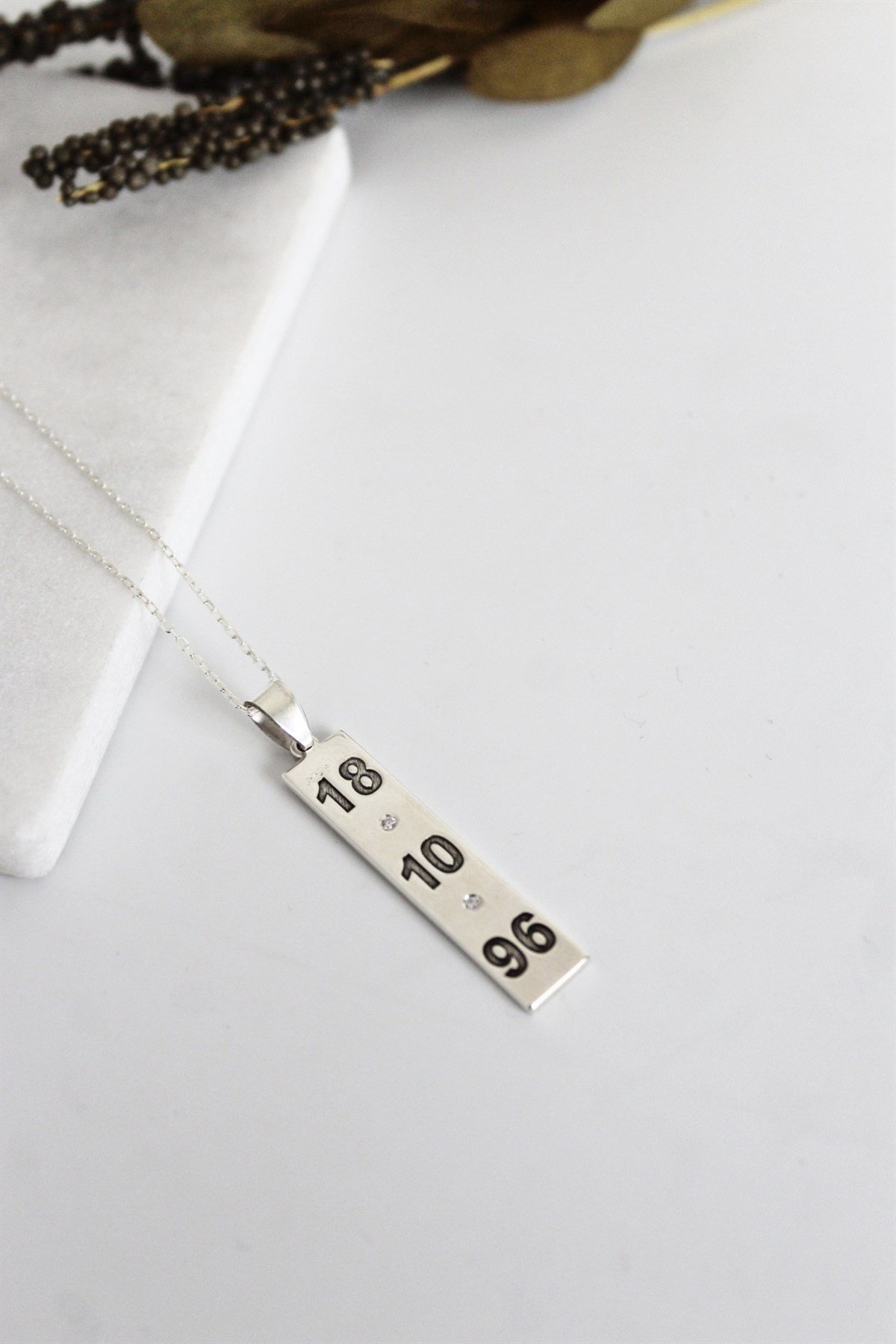 Erkek Plaka Tarih Kolye