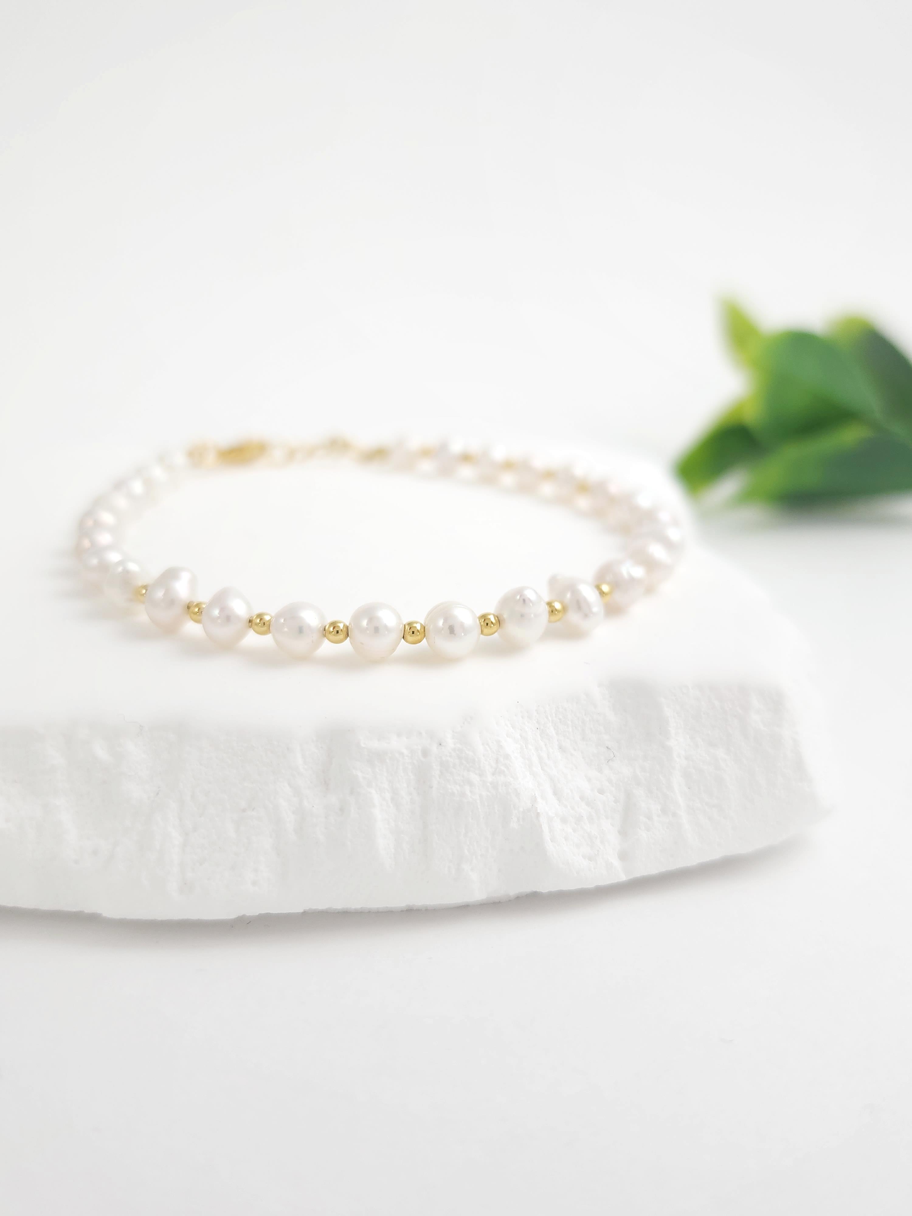 İnci Dorika Bileklik