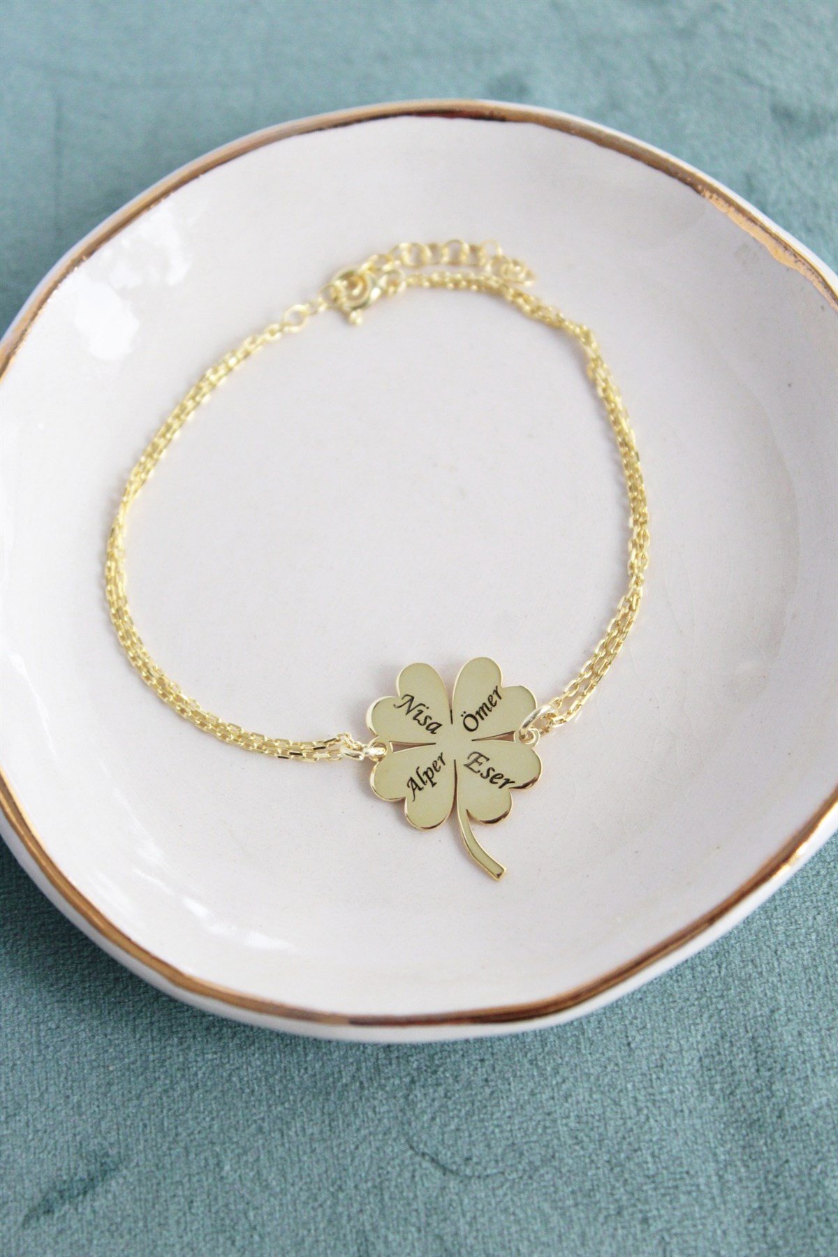 İsim Yonca Bileklik