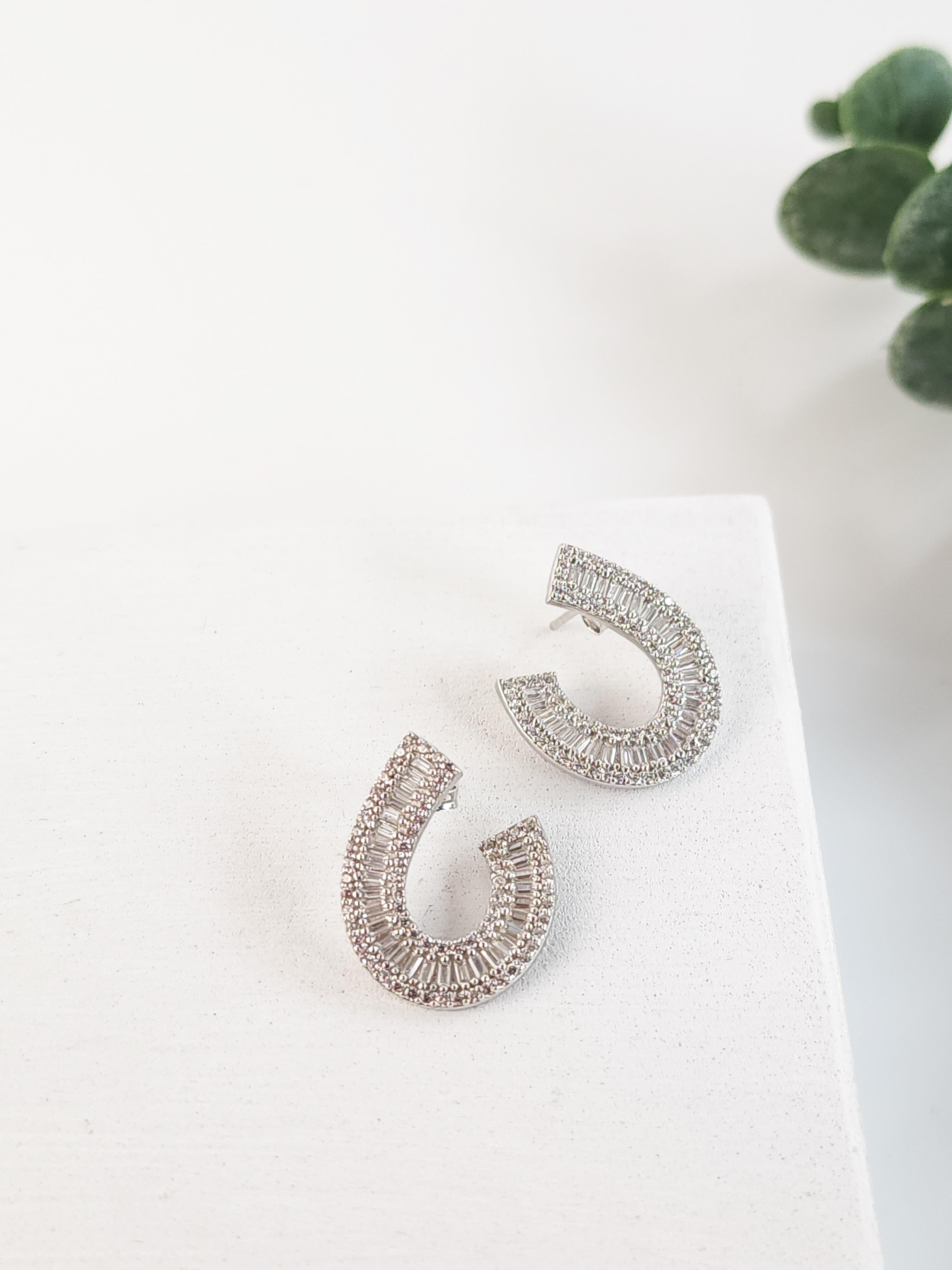 İtalyan Baguette U Küpe