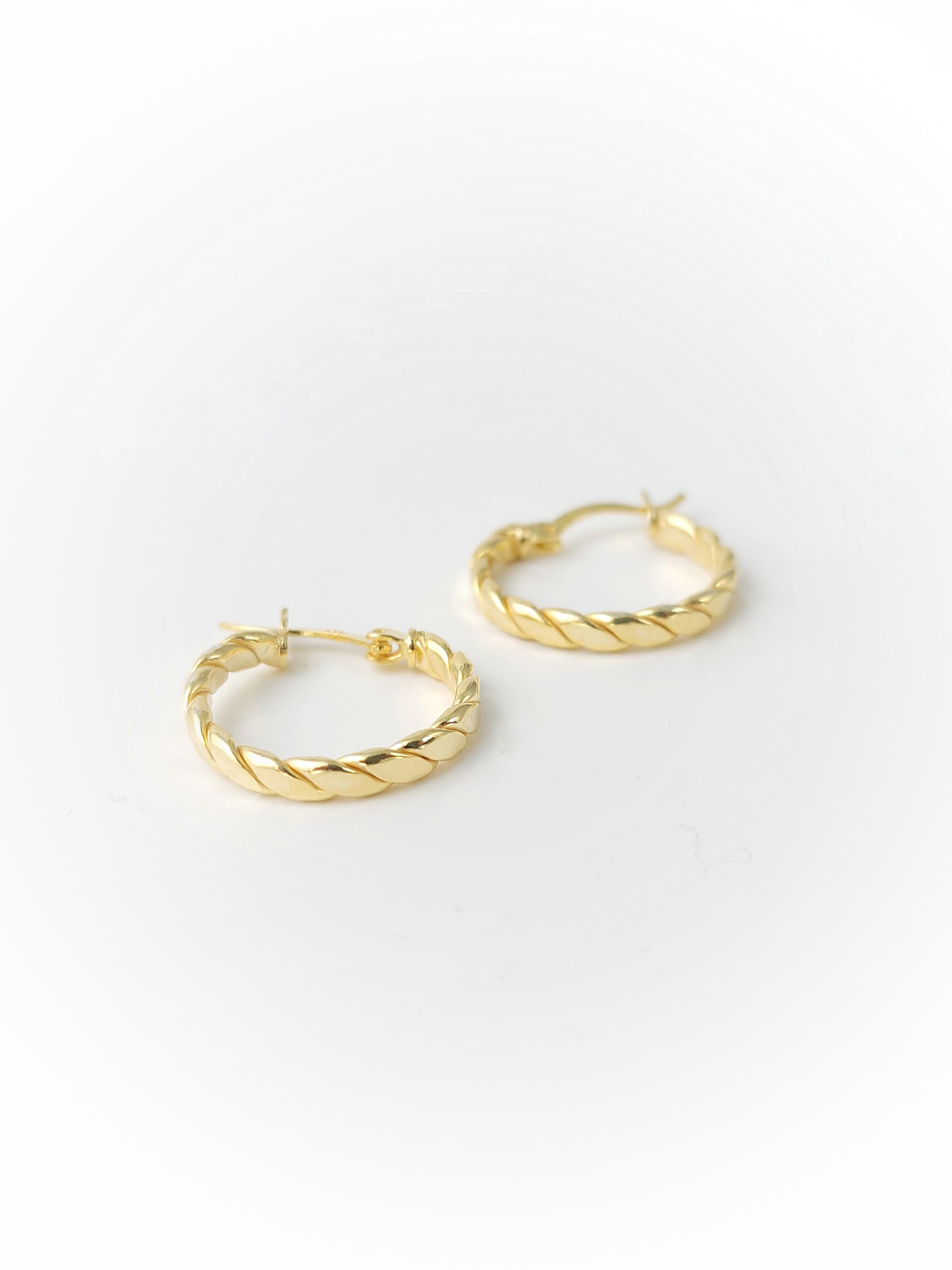 İtalyan Burgu Halka Küpe