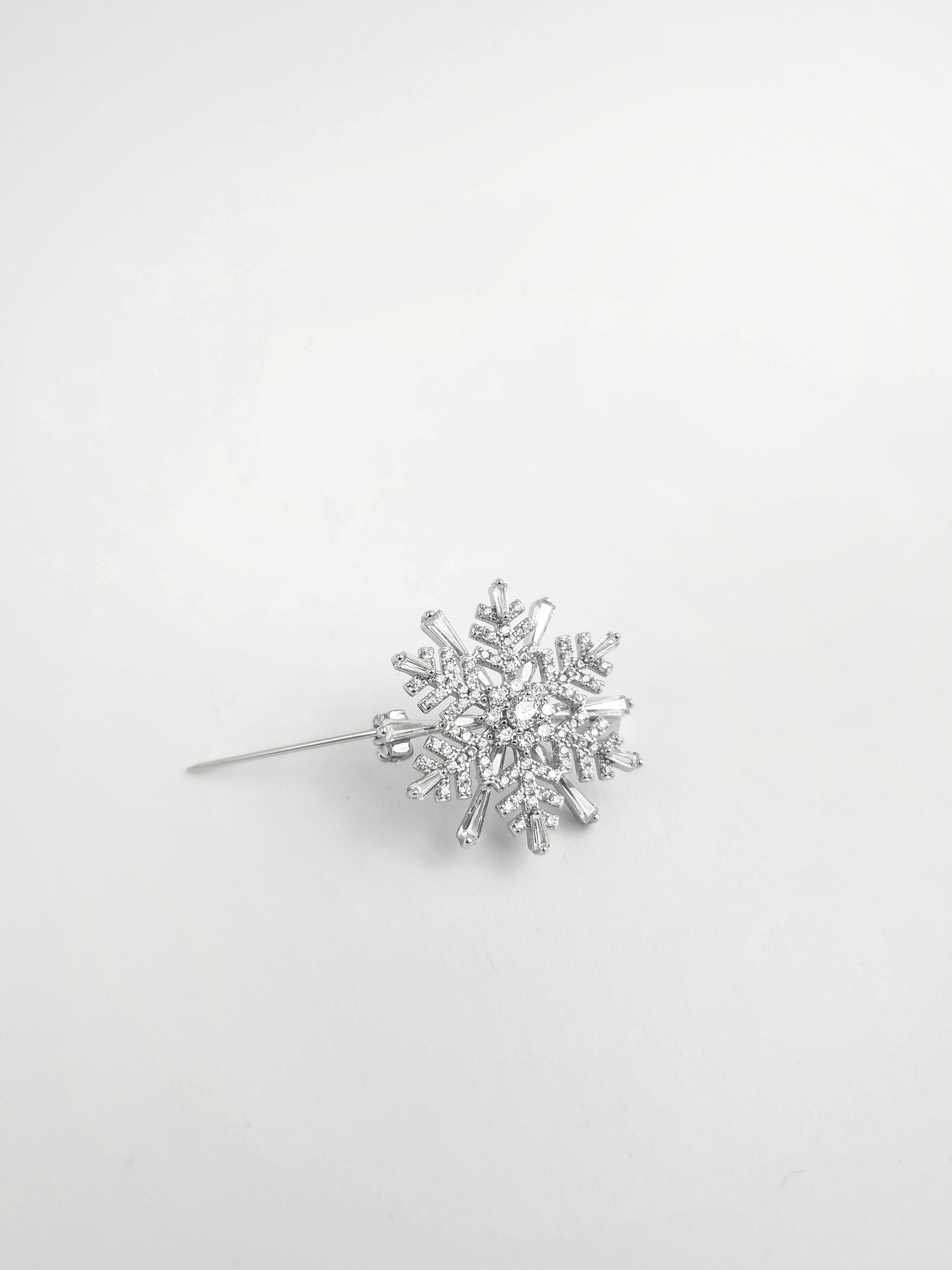 Kar Tanesi Broş