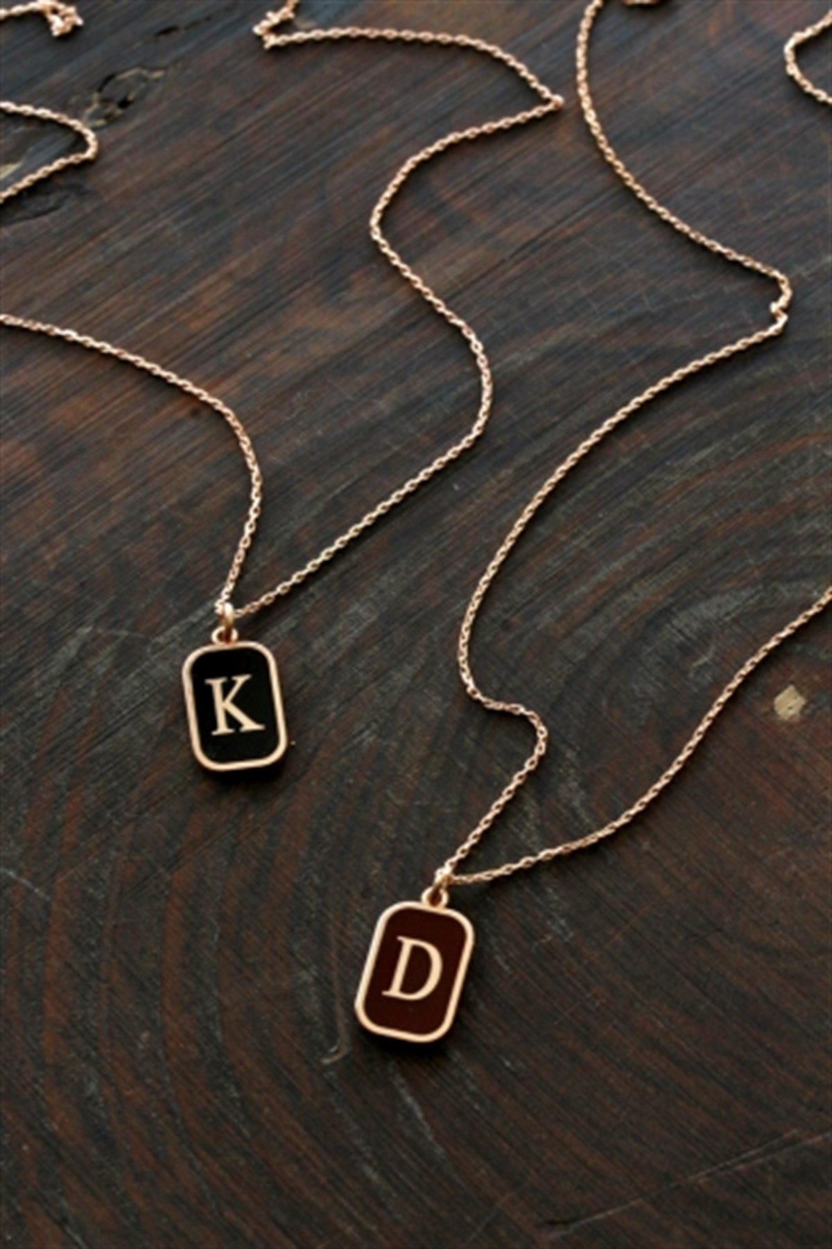 Kırmızı Harf Kolye