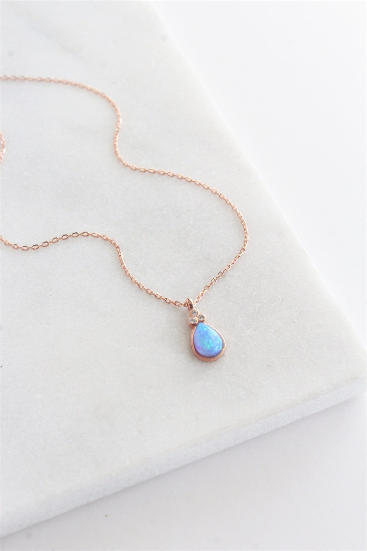 Opal Damla Kolye