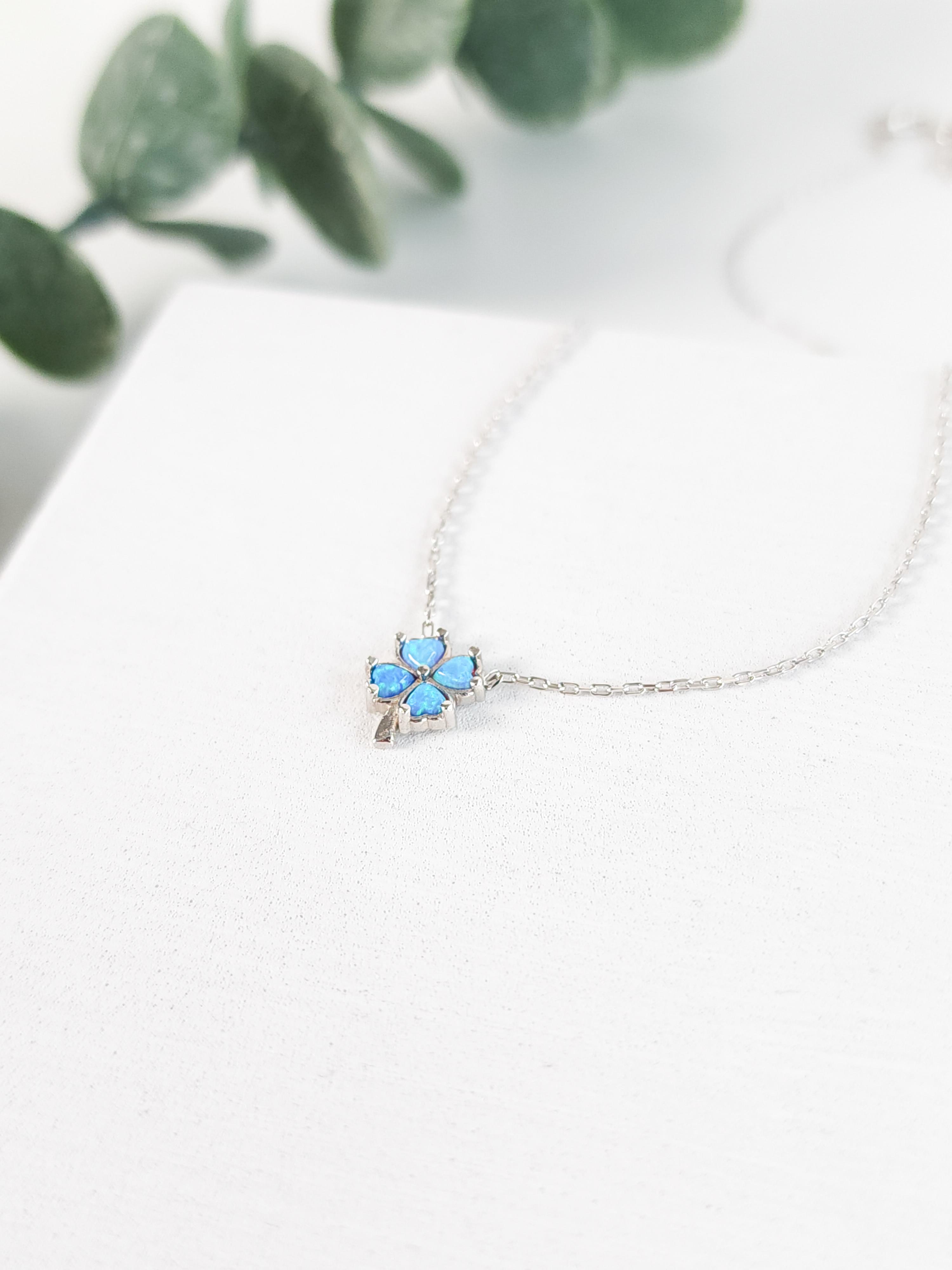 Opal Minimal Yonca Kolye