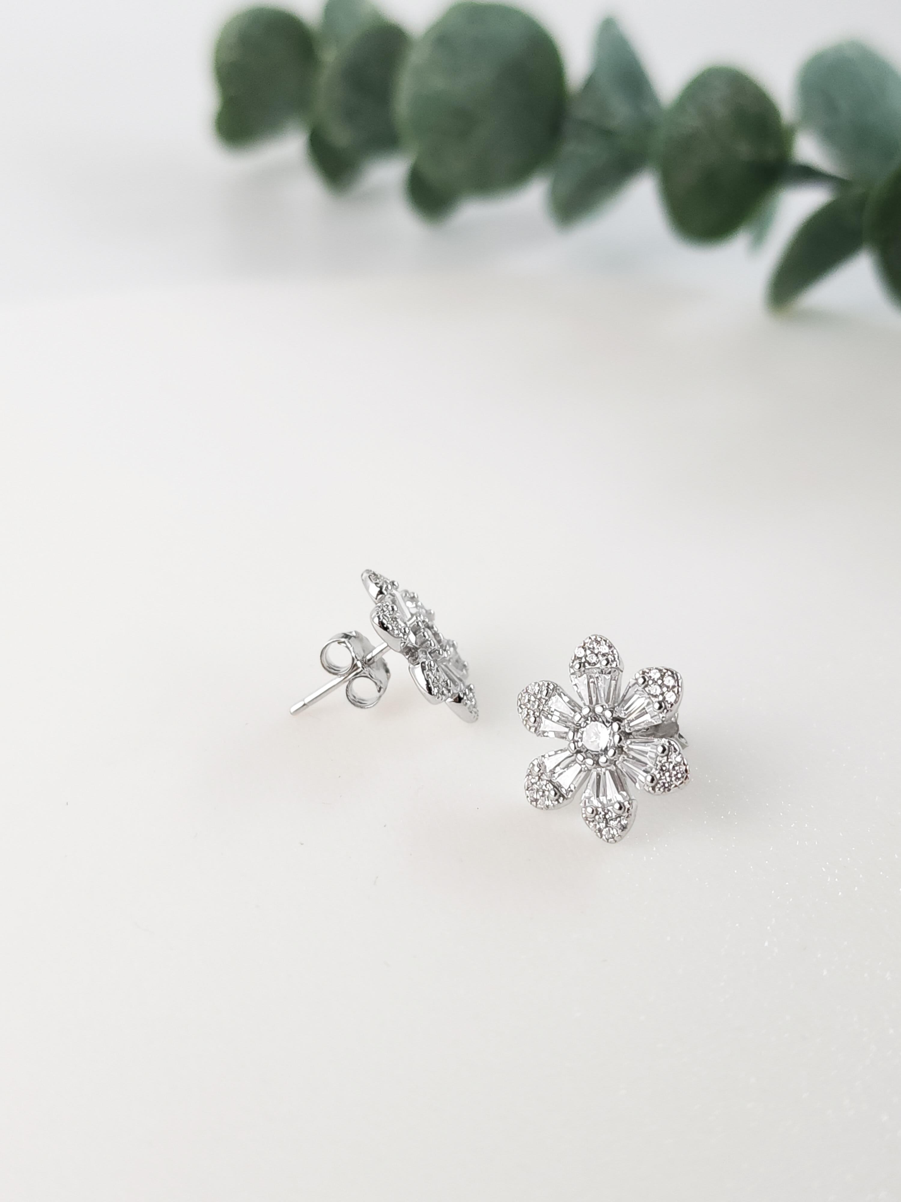 Snowflake Çivi Küpe