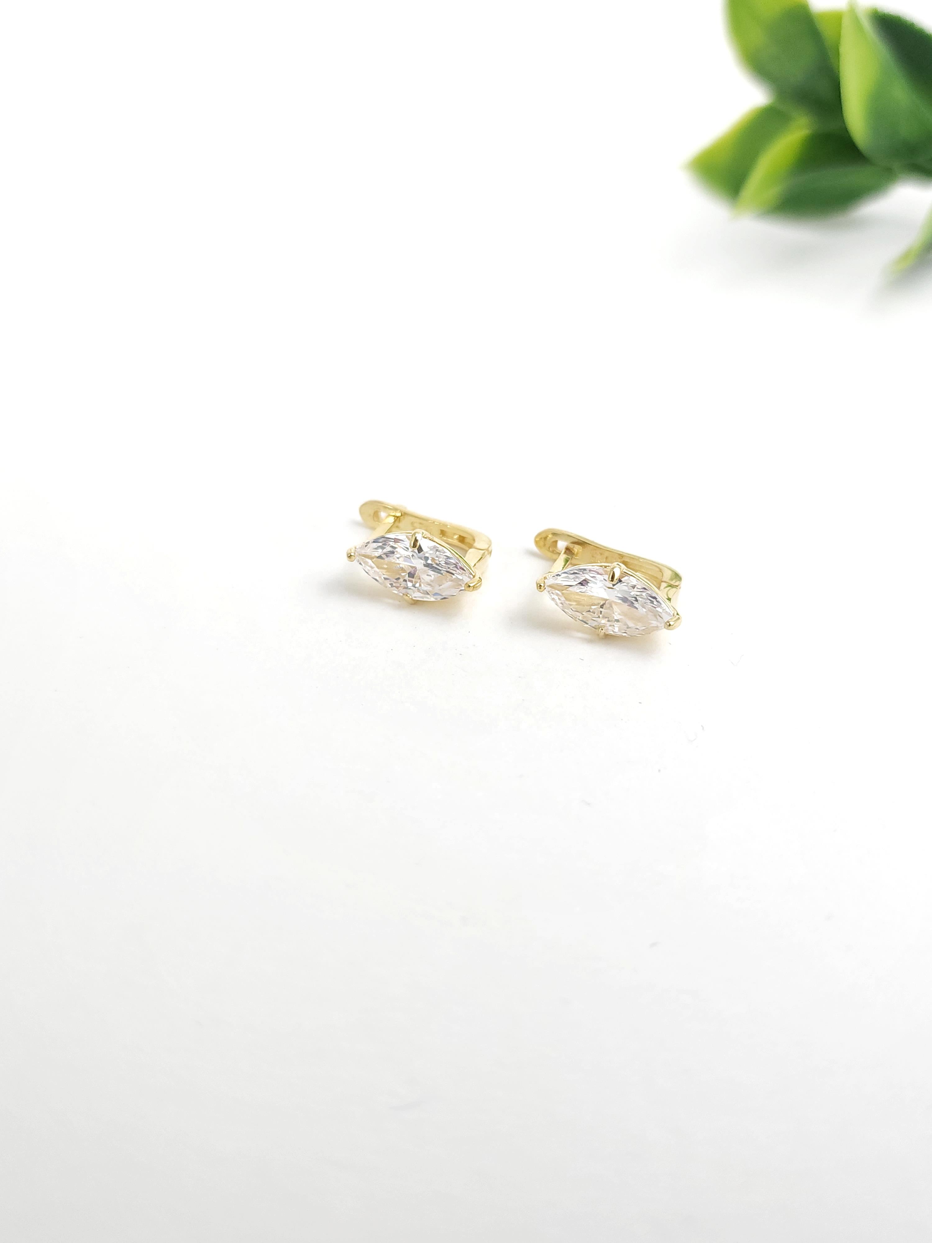 Zirkon Tektaş 3 Küpe