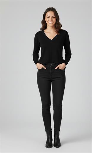 BEYAZ PİYELİ V YAKA KAZAK