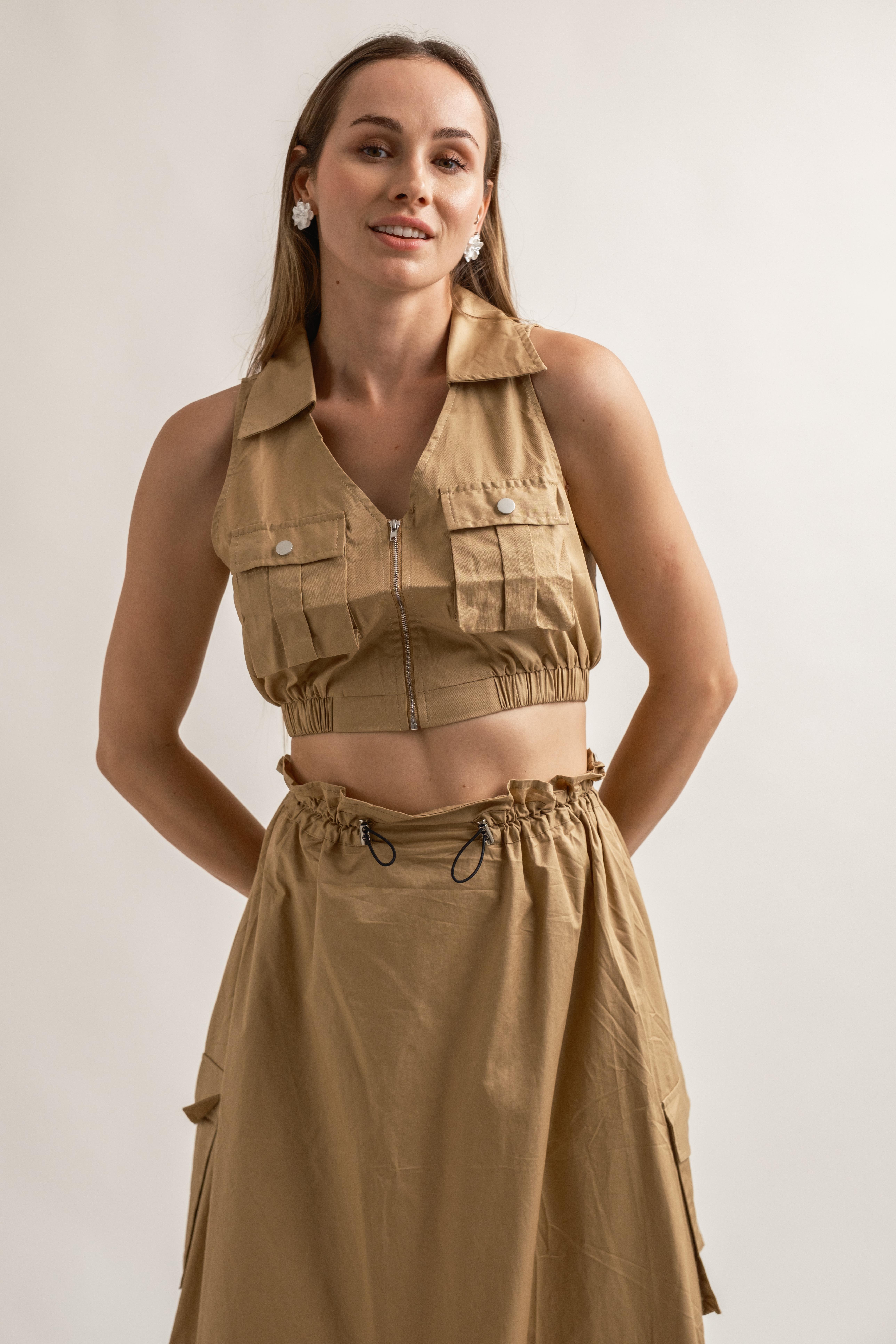 CEPLİ YAKALI CROP YELEK